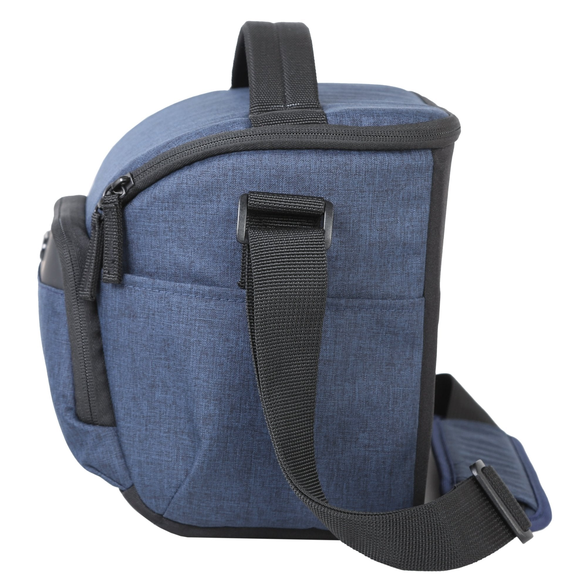 Una bolsa de cámara azul con asa negra, cremallera y correa para el hombro. El fondo es blanco.