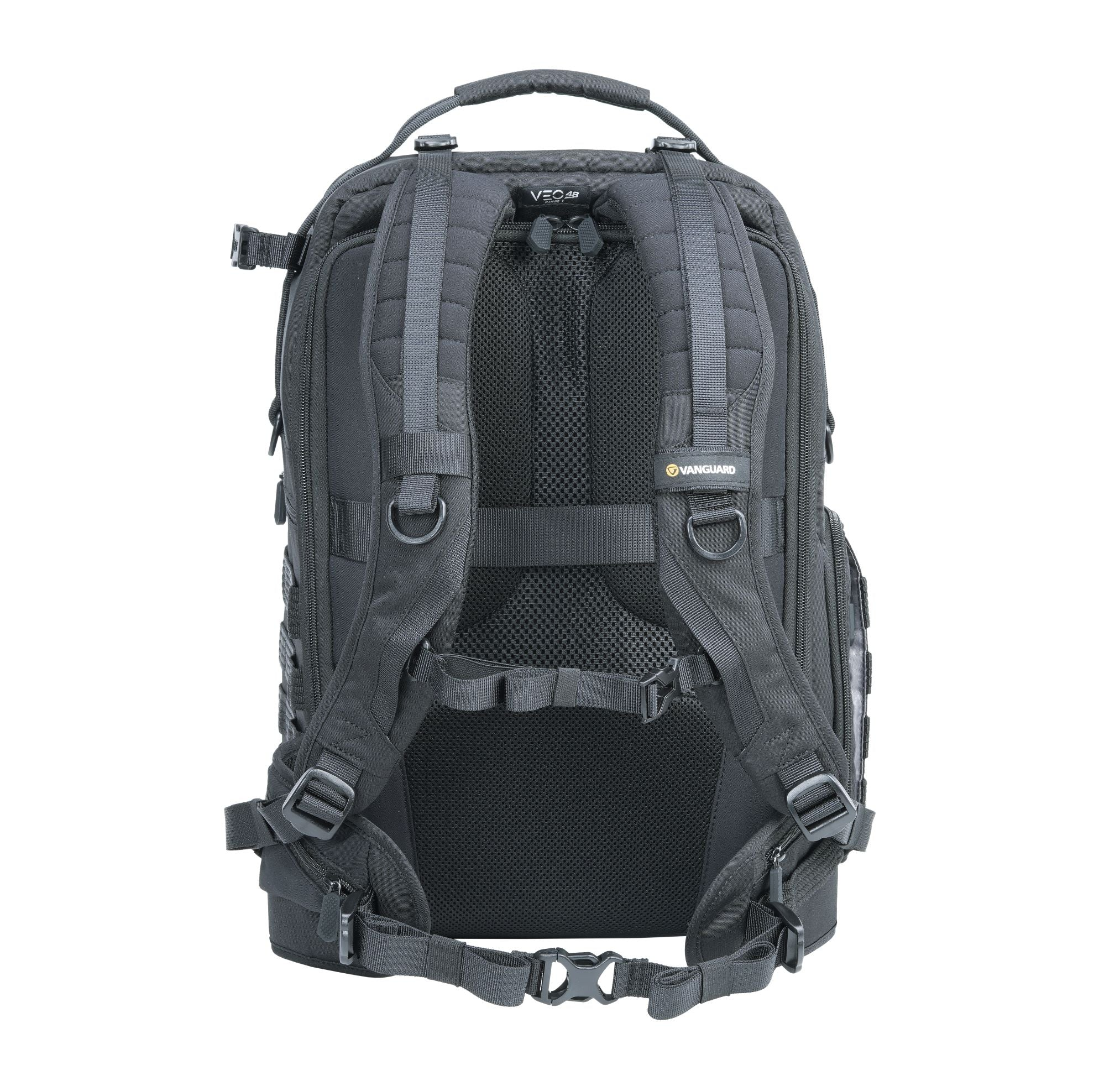 Schwarzer Rucksack mit mehreren Fächern, Gurten und einem Griff. Mit Vanguard-Logo. Isoliert auf weißem Hintergrund.