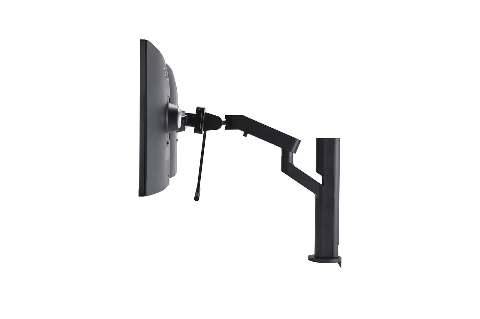 Ein schwarzer Computermonitor ist an einem schwarzen Monitorarm befestigt. Der Monitor befindet sich links, der Arm in der Mitte und die Basis rechts.