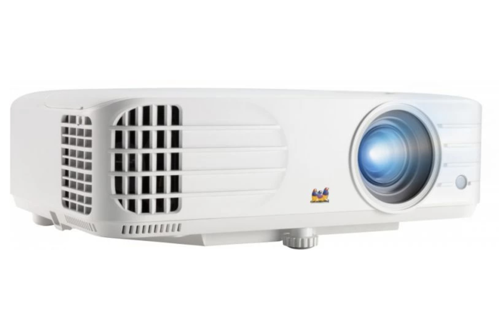 Un proyector blanco con una lente grande, ventilaciones y una perilla de control. Tiene un logotipo en el lateral. El fondo es blanco.