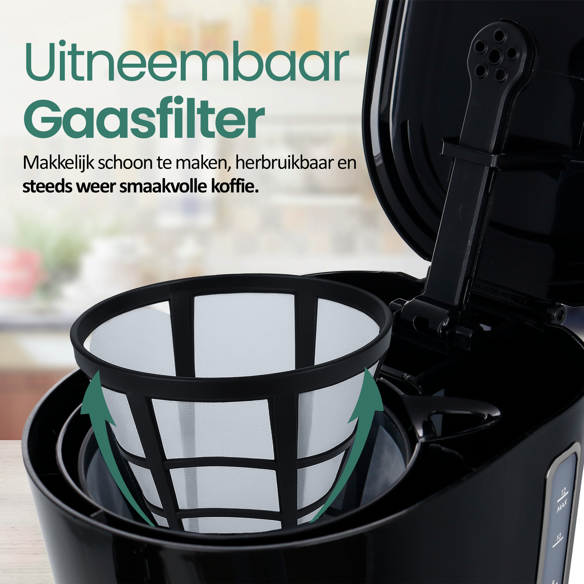 A black coffee machine with a removable mesh filter. Green arrows indicate the filter's removal. Text in Dutch.