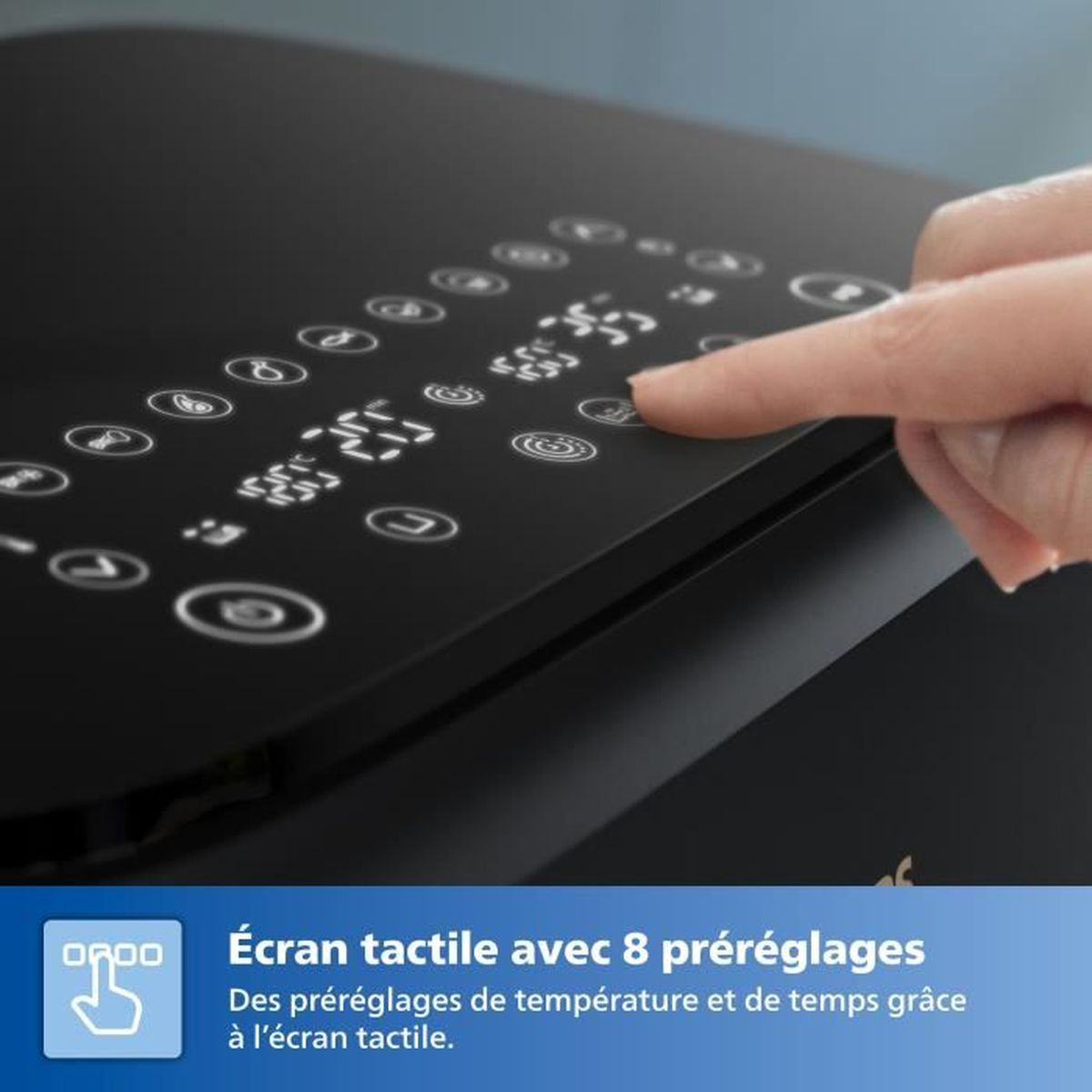 Ręka dotyka czarnego ekranu dotykowego z podświetlonymi ikonami. Ekran wyświetla liczby i symbole. Białe logo z tekstem znajduje się w lewym dolnym rogu.