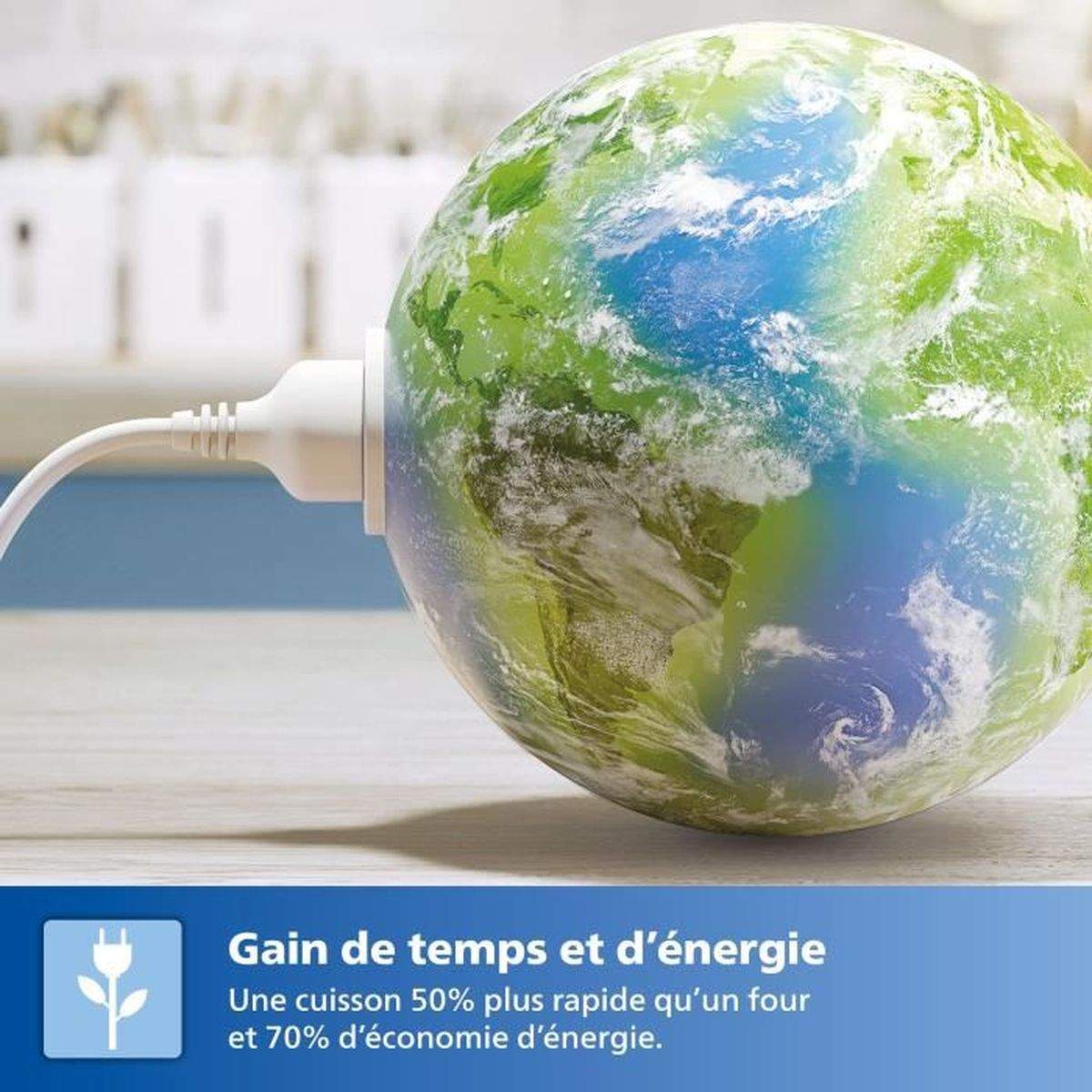 Ein Erdglobus mit eingestecktem Stecker. Das Bild vermittelt Energieeffizienz. Text unten erwähnt Zeit- und Energieeinsparungen.