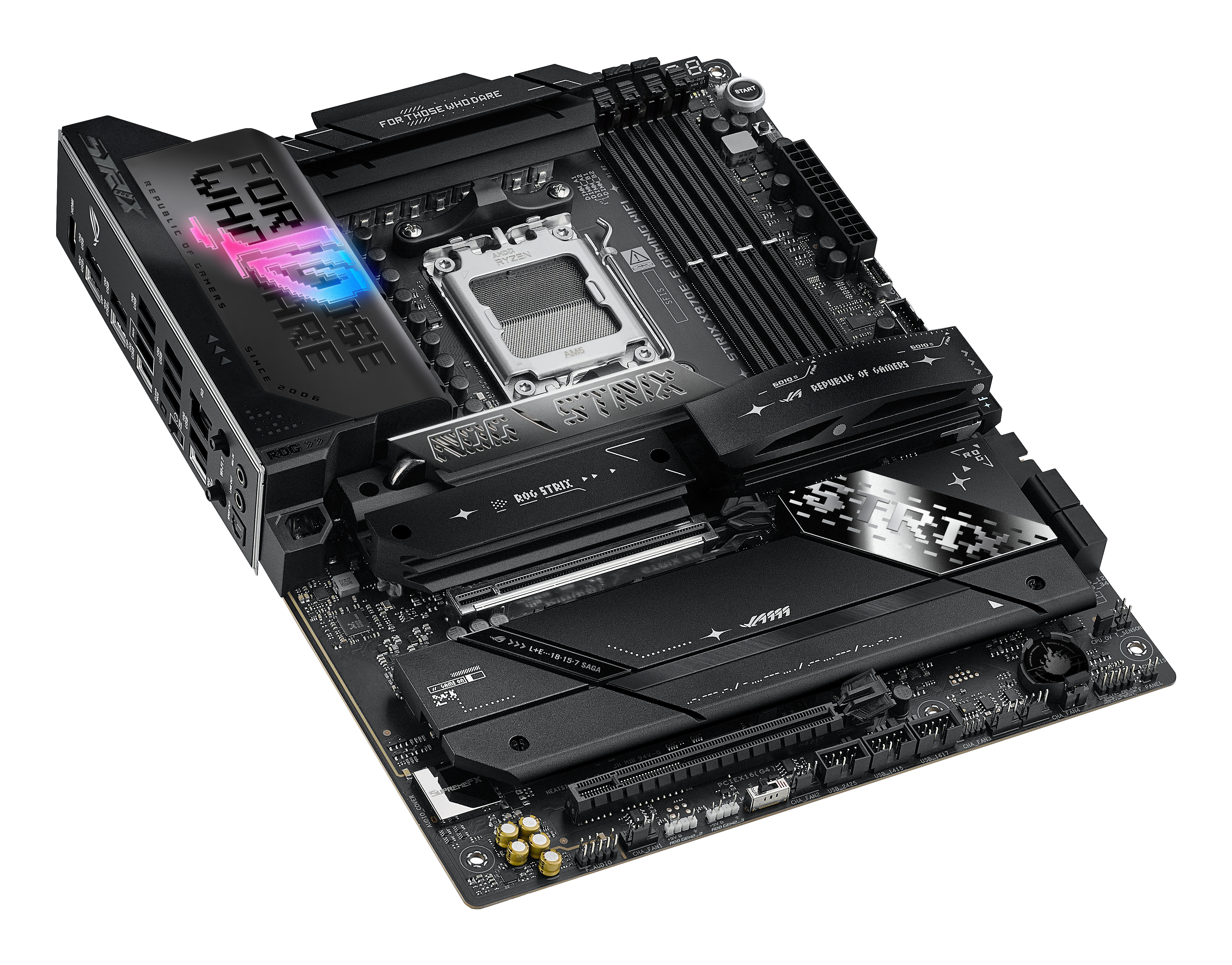 Una scheda madre nera ROG Strix X870E-E Gaming WIFI con vari componenti e marchi, sfondo bianco.
