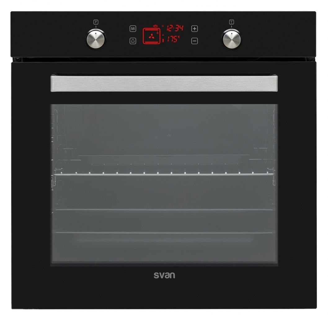 Un horno negro con puerta de cristal, panel de control y pantalla digital que muestra la hora y la temperatura. La marca 'svan' es visible.