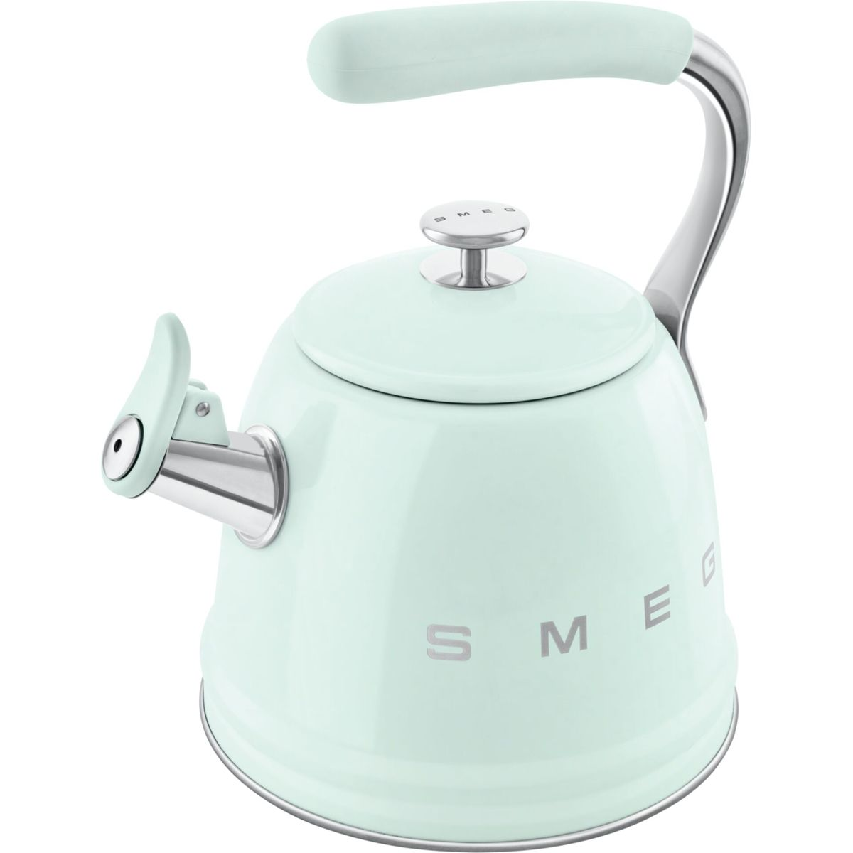Una tetera Smeg verde claro con asa curva y boquilla plateada. La tetera tiene el logotipo de Smeg.
