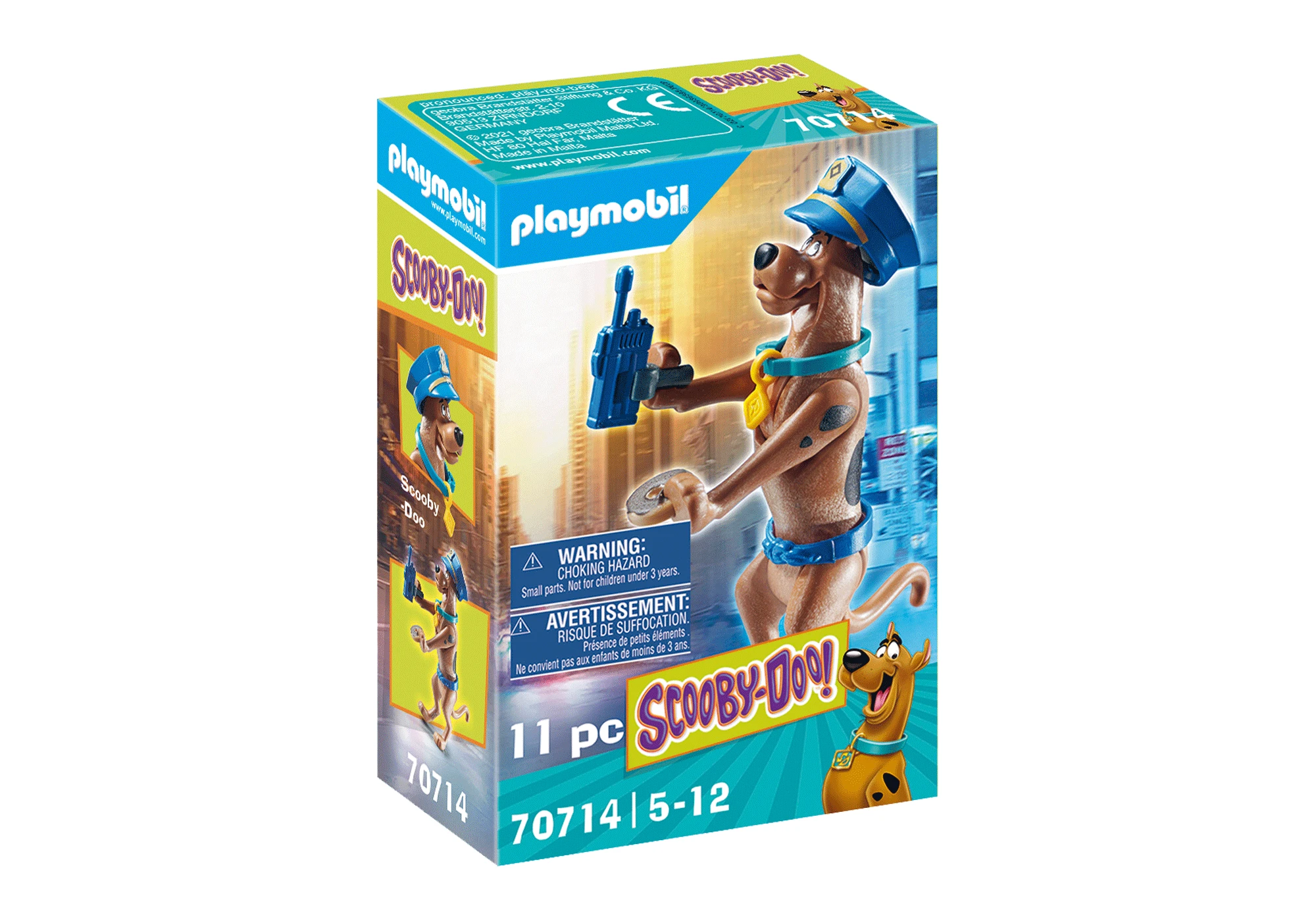 Pudełko Playmobil Scooby-Doo. Scooby-Doo w czapce policyjnej trzymający niebieskie krótkofalówki. Tekst na pudełku brzmi 'Scooby-Doo!'