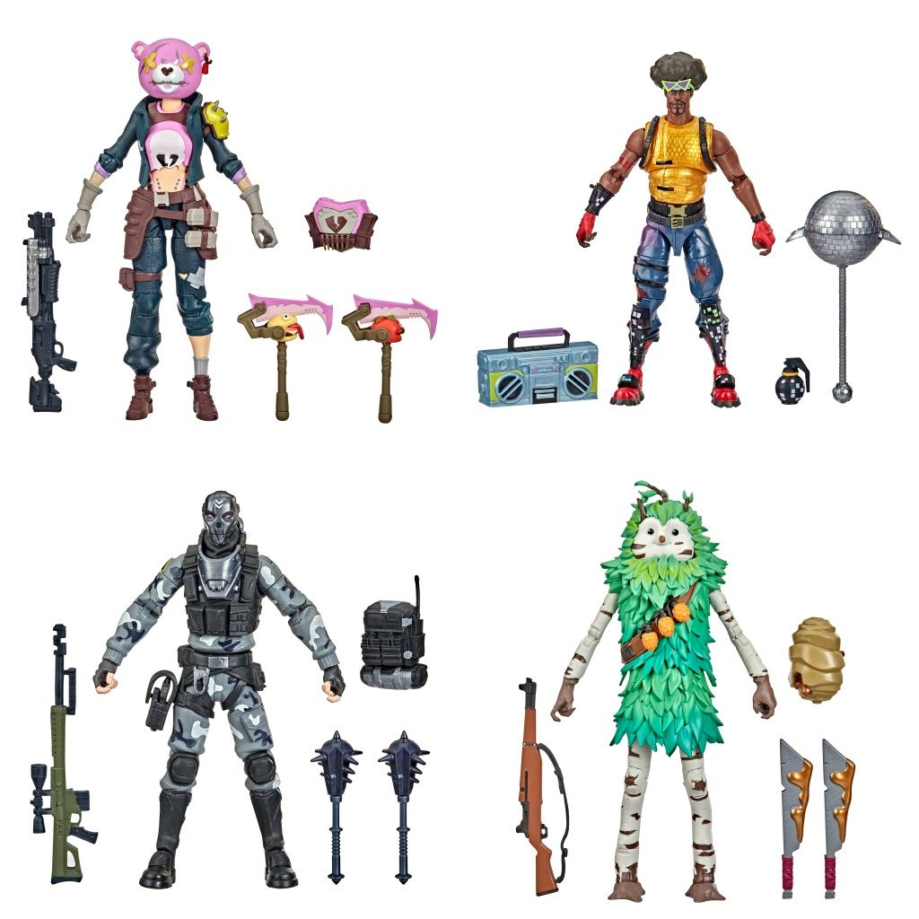 Quattro action figure di Fortnite con accessori. I personaggi includono un orsacchiotto, un uomo a tema discoteca, un soldato e una creatura fogliosa.