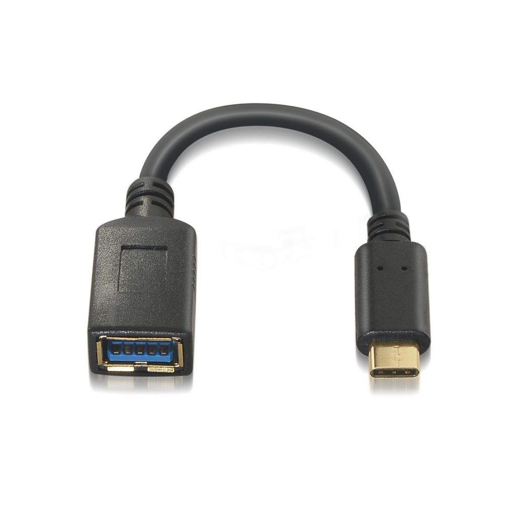 Een zwarte USB-adapterkabel met een Type-A-female-uiteinde en een Type-C-male-uiteinde, tegen een witte achtergrond.