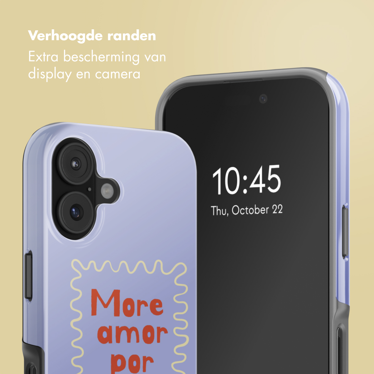 Een smartphone met een paarse hoes met de tekst "More amor por". Het scherm toont de tijd 10:45 en de datum.
