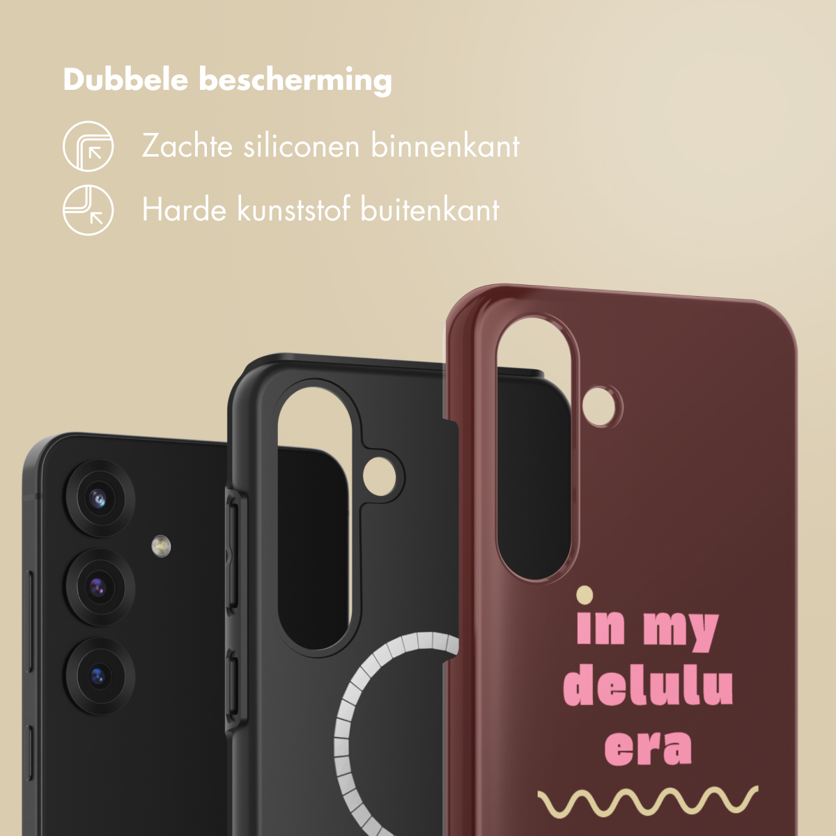 Trois coques de téléphone : noire, noire avec cercle blanc et marron avec texte rose 'in my delulu era'.