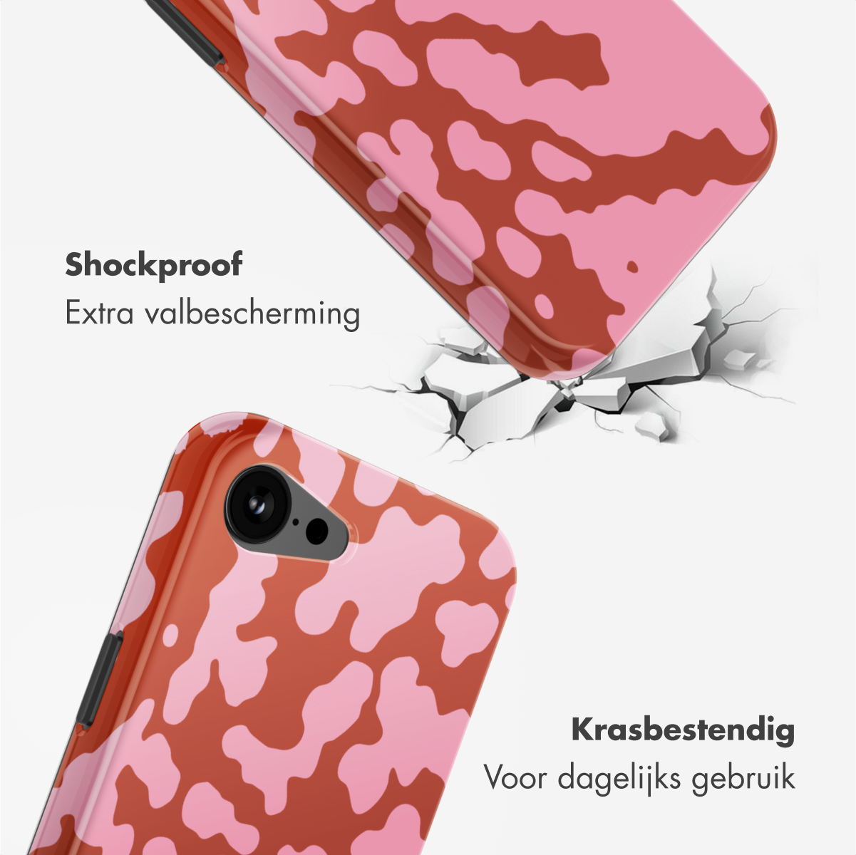 Twee telefoonhoesjes met koeienprint. Eén valt en breekt de grond. Tekst: Schokbestendig, Krasbestendig.