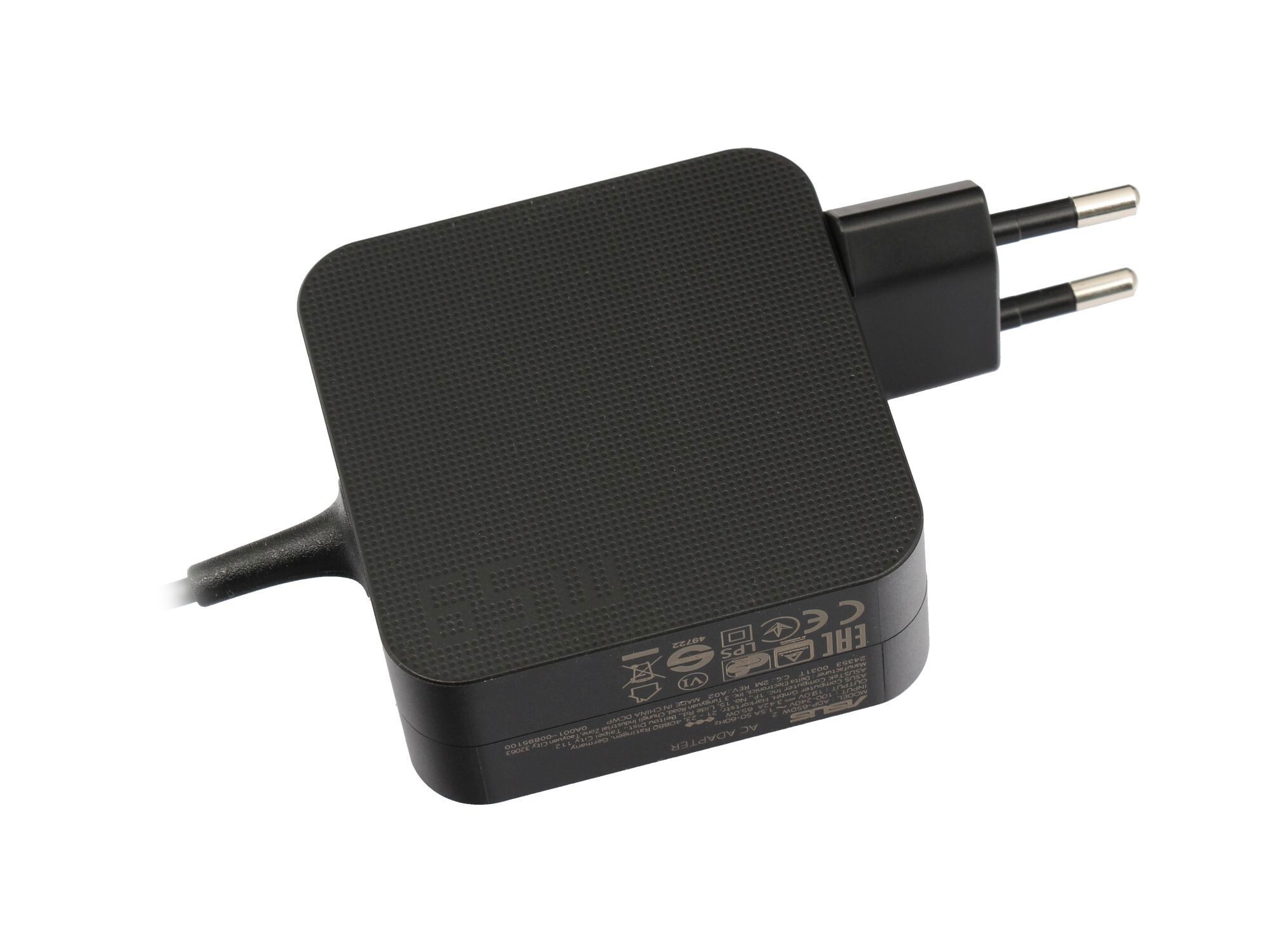 Ein schwarzer AC-Adapter mit einem zweipoligen Stecker wird gezeigt. Der Adapter hat eine strukturierte Oberfläche und Beschriftung.
