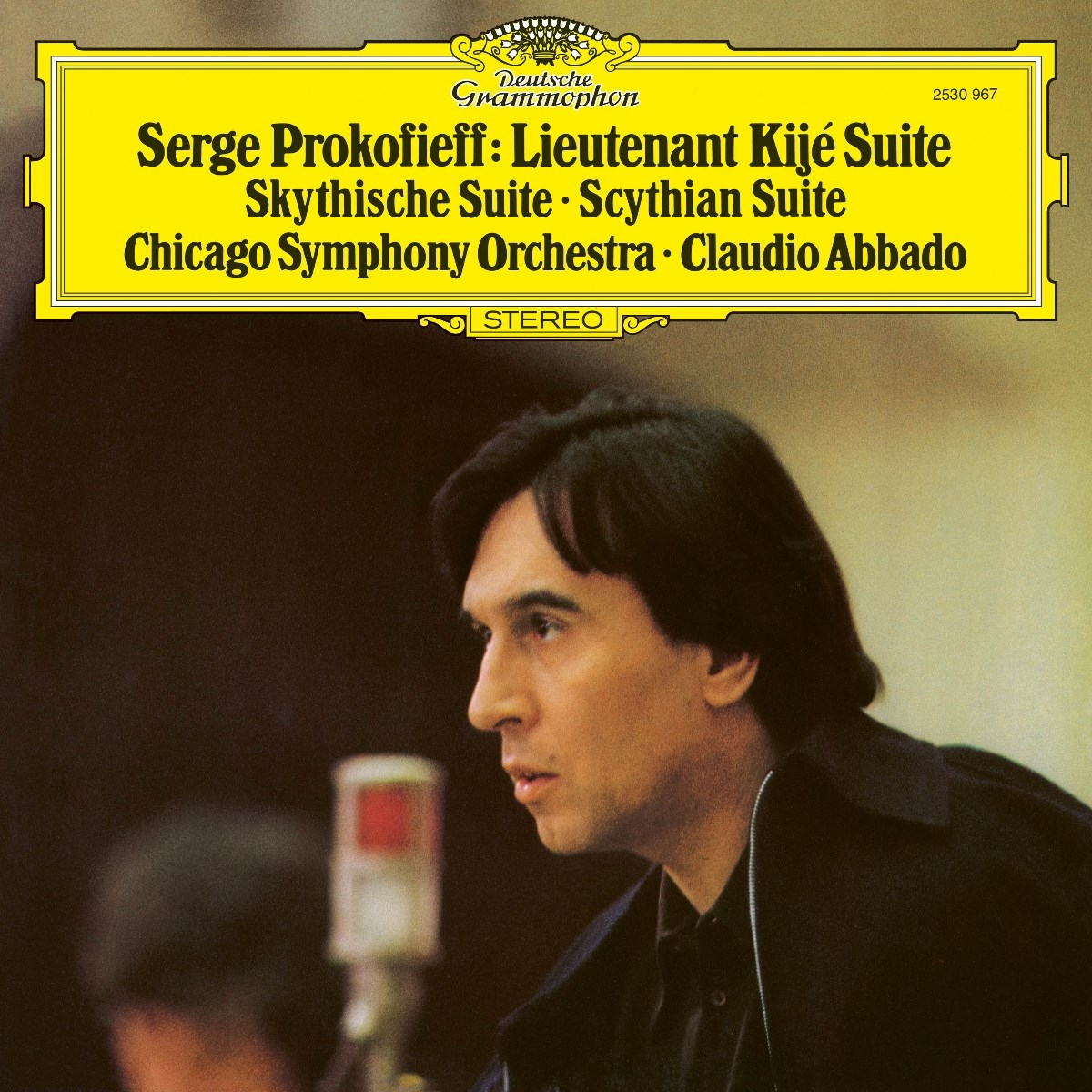 Albumhoes met Claudio Abbado, tekst over Prokofjevs muziek, het Chicago Symphony Orchestra en het label Deutsche Grammophon.