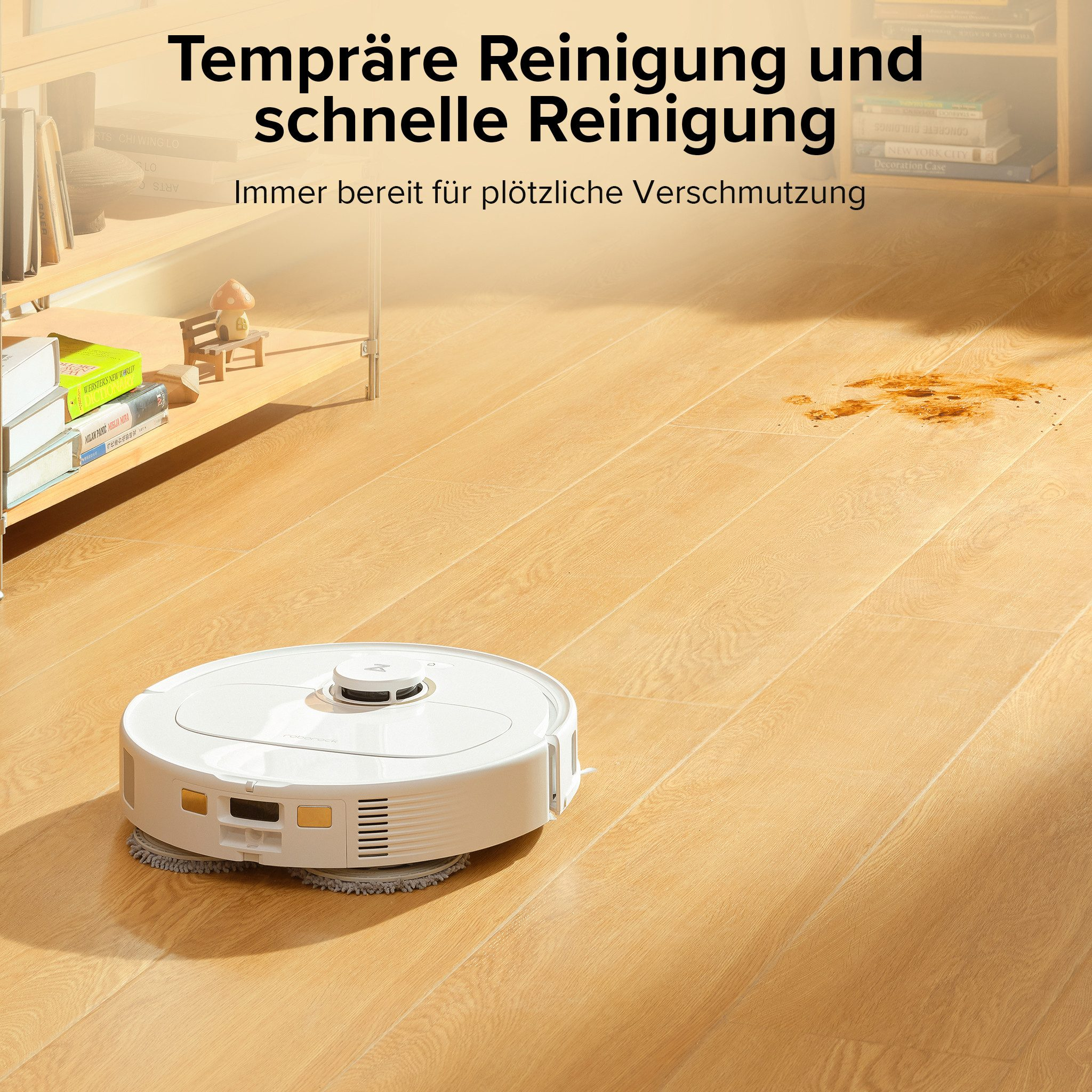 Un aspirateur robot blanc sur un sol en bois. Tache marron sur le sol. Bibliothèque en arrière-plan.