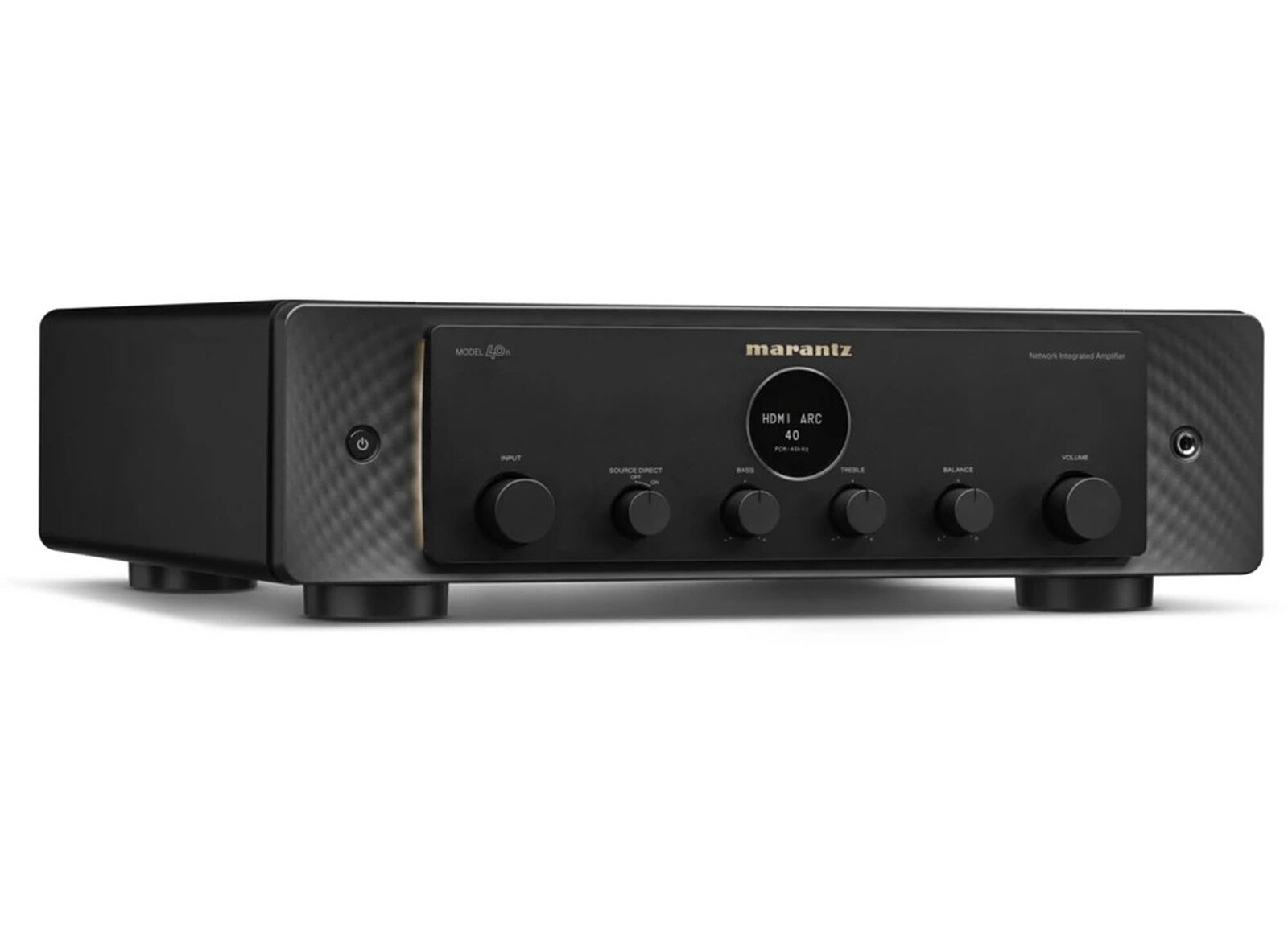Siyah bir Marantz ağ entegre amplifikatörü. Giriş, bas, tiz, denge ve ses için düğmeleri var. Model 40.