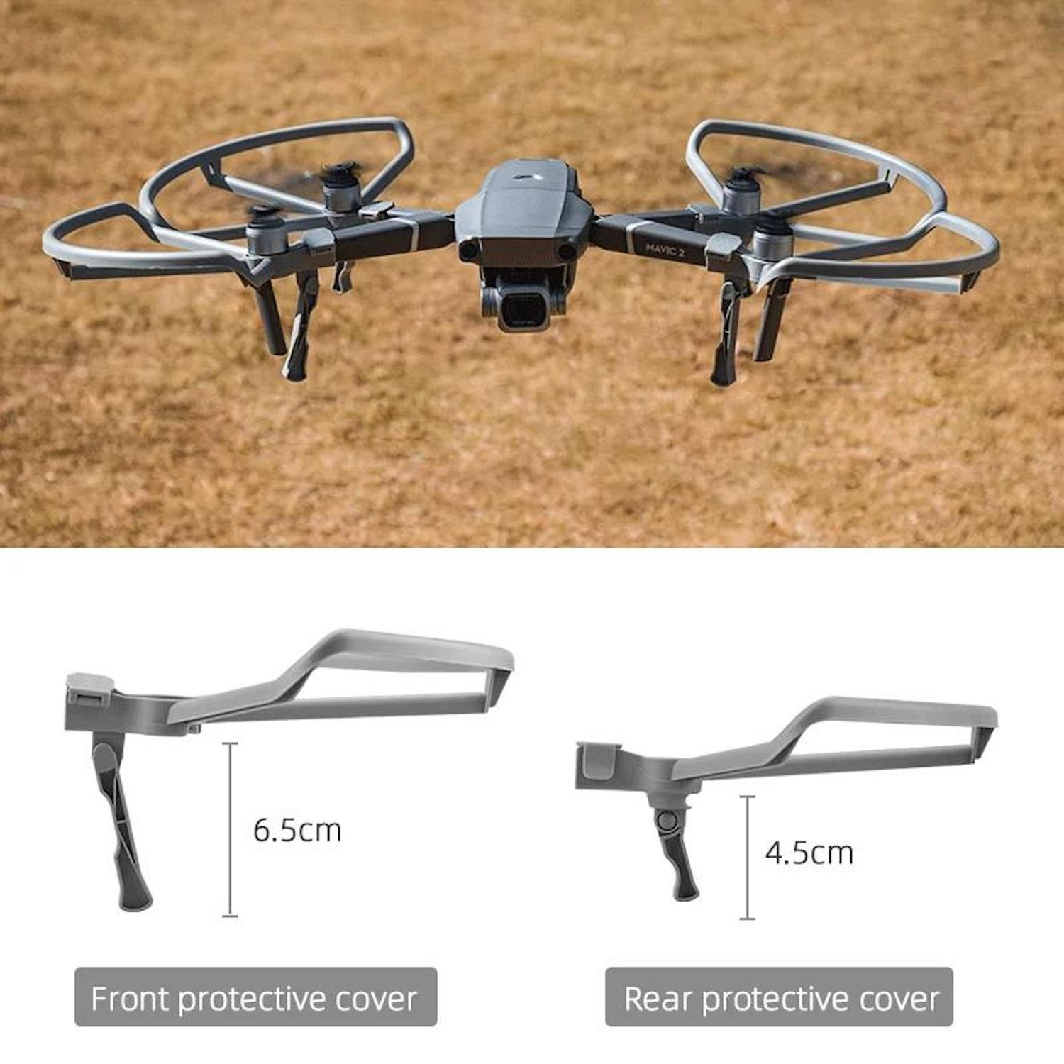 Un drone grigio è sospeso sopra l'erba marrone. Sono mostrate anche due coperture protettive, una anteriore e una posteriore.