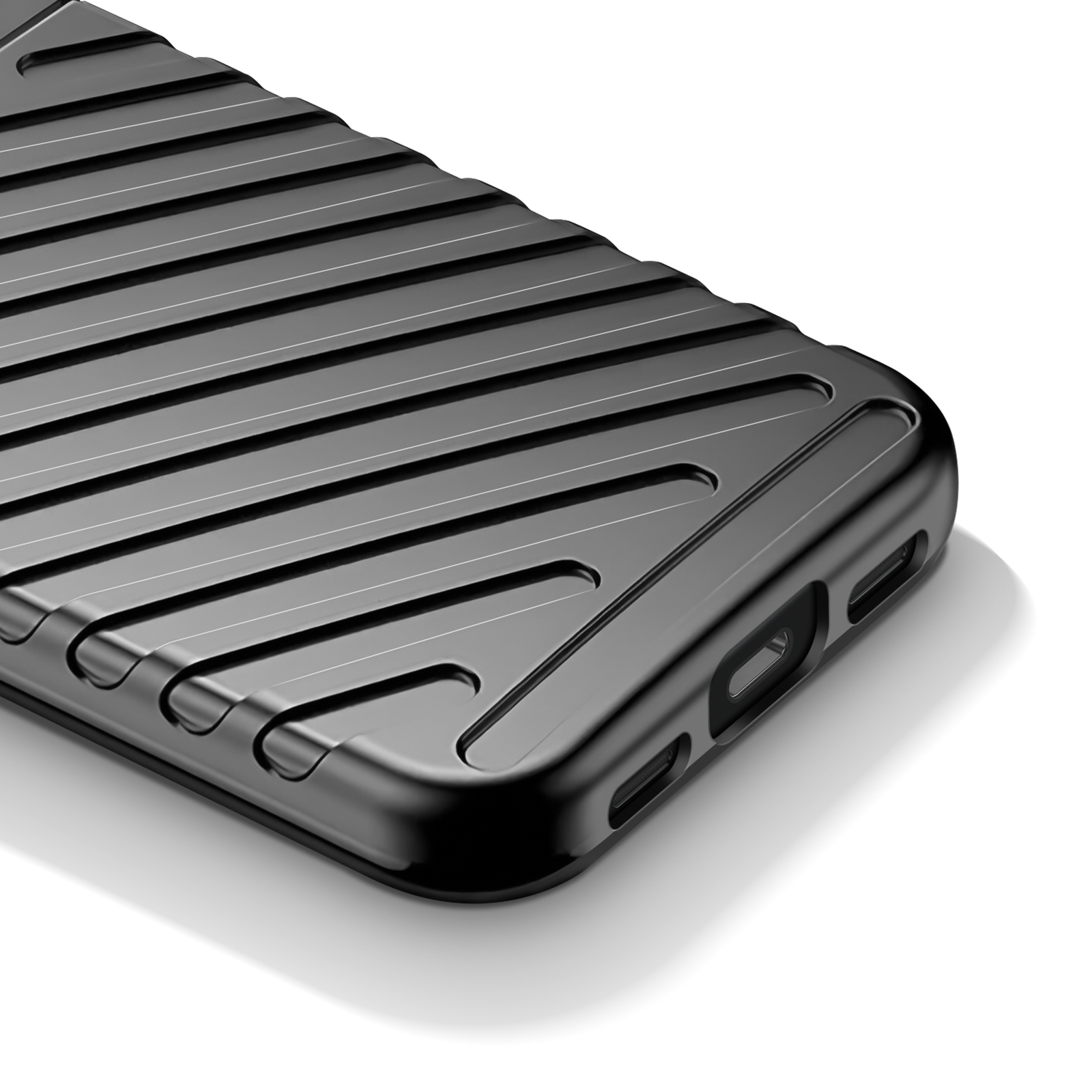Primo piano di una custodia nera per telefono con scanalature orizzontali. La custodia è su una superficie bianca.