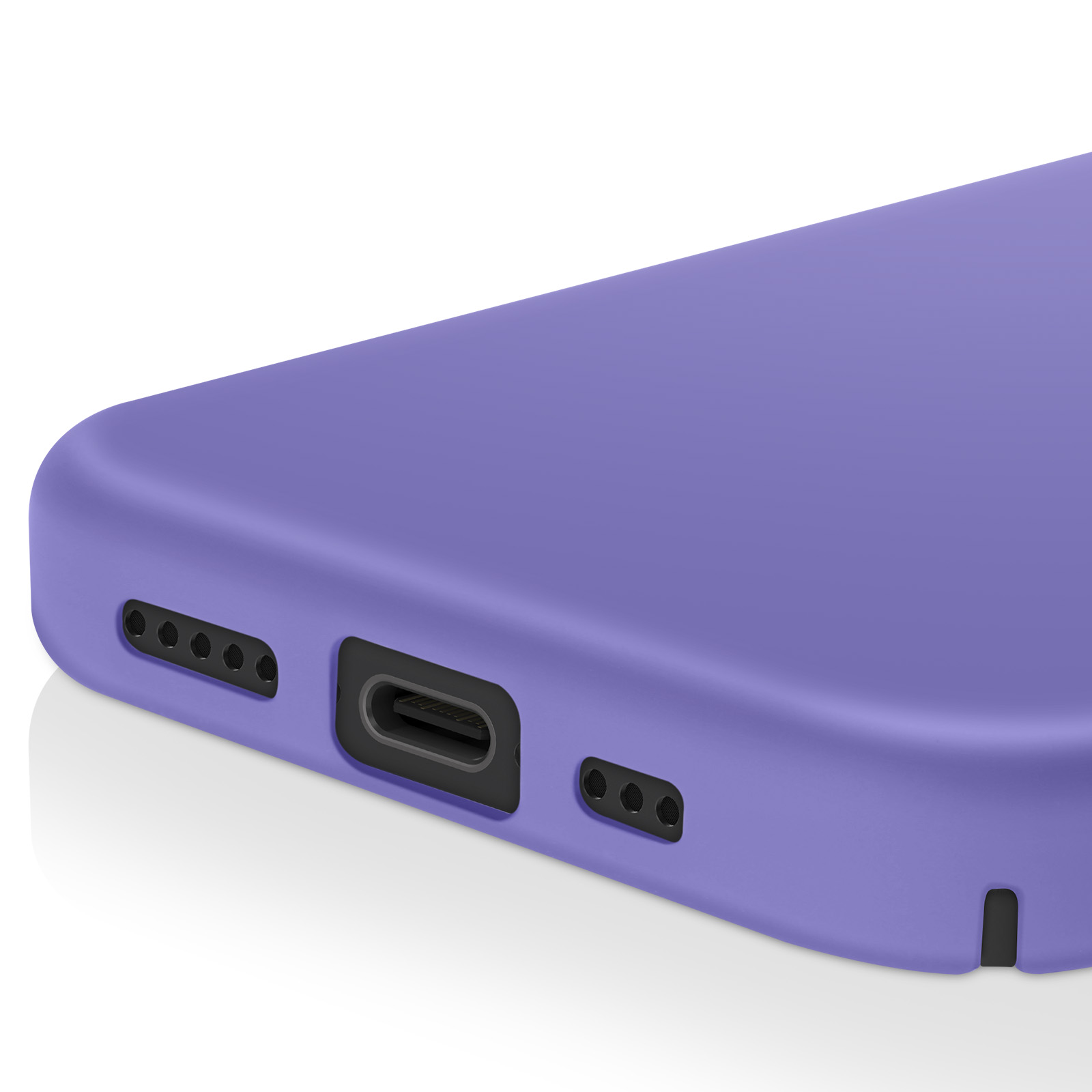 Primo piano di una custodia per telefono lavanda. Mostra porte, fori per altoparlanti e una porta di ricarica. Sfondo bianco.