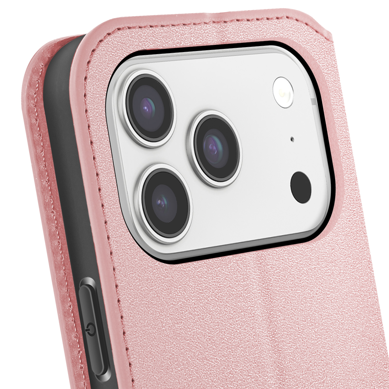 Primo piano di una custodia per telefono rosa con una fotocamera a tripla lente. Un pulsante di accensione nero è sul lato.
