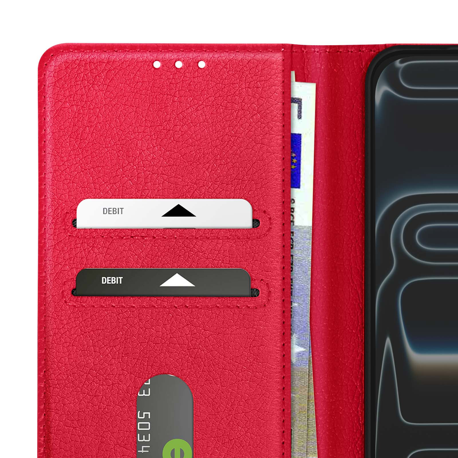 Portafoglio in pelle rosso con carte di debito e un telefono. Presenta una banconota in euro. Portafoglio aperto.