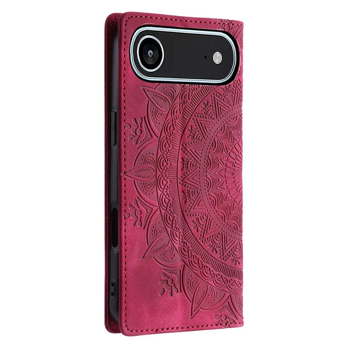 Eine rote Telefonhülle mit Mandala-Design. Das Telefon hat eine Kamera und einen Blitz. Die Hülle umschließt das Telefon.