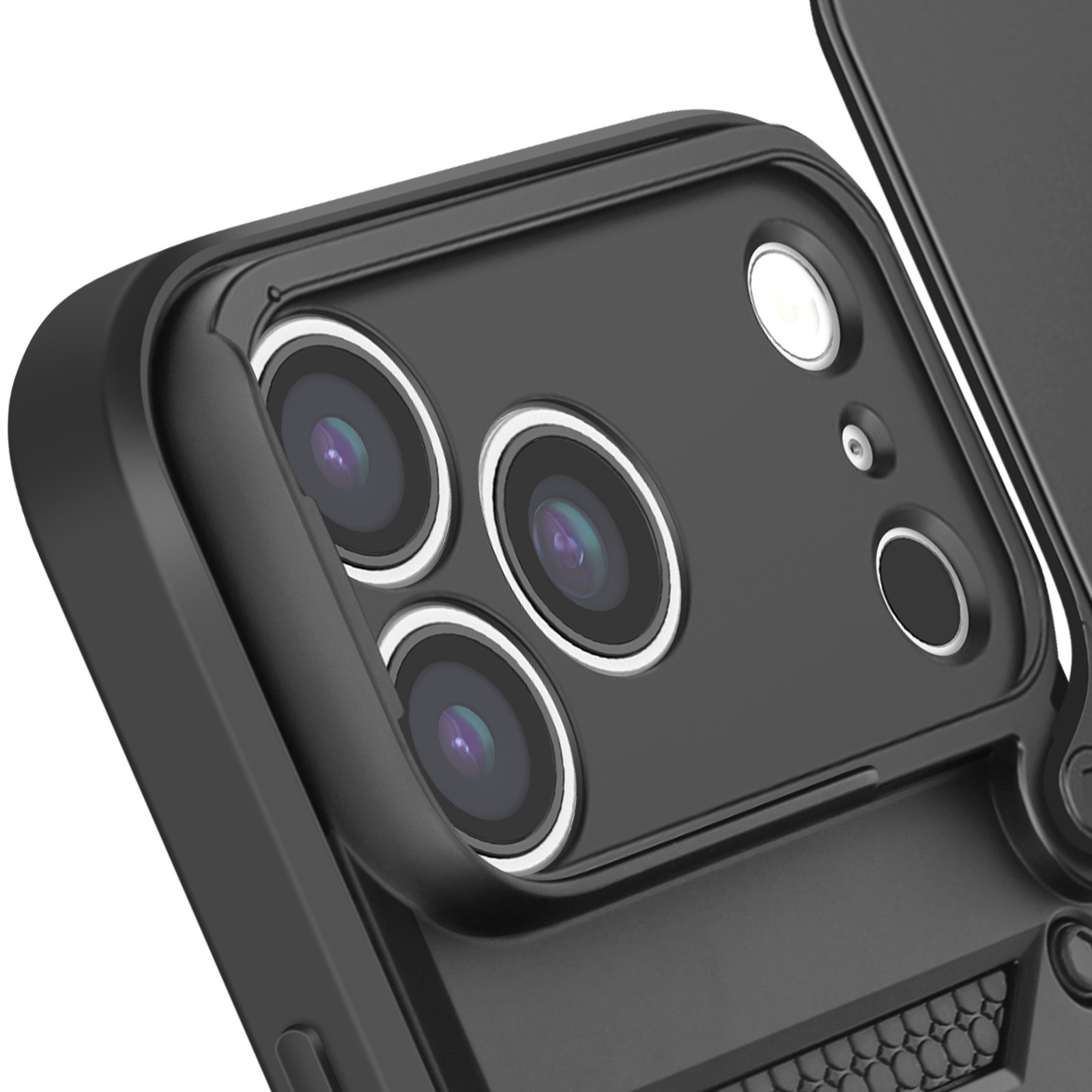 Primo piano di una custodia per telefono nera con tre obiettivi, un flash e un microfono su sfondo bianco.