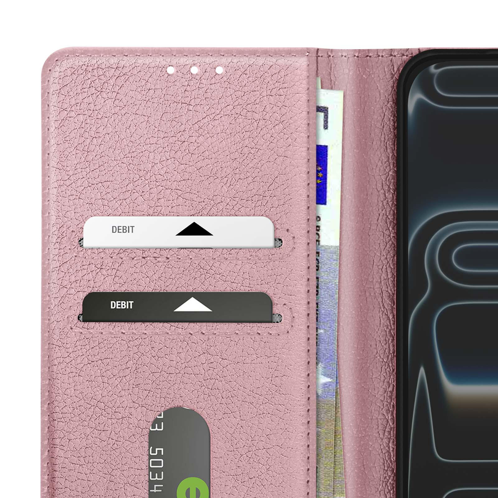 Custodia rosa per telefono con fessure per carte. Carte di debito visibili. Banconote in euro e un telefono sono visibili.