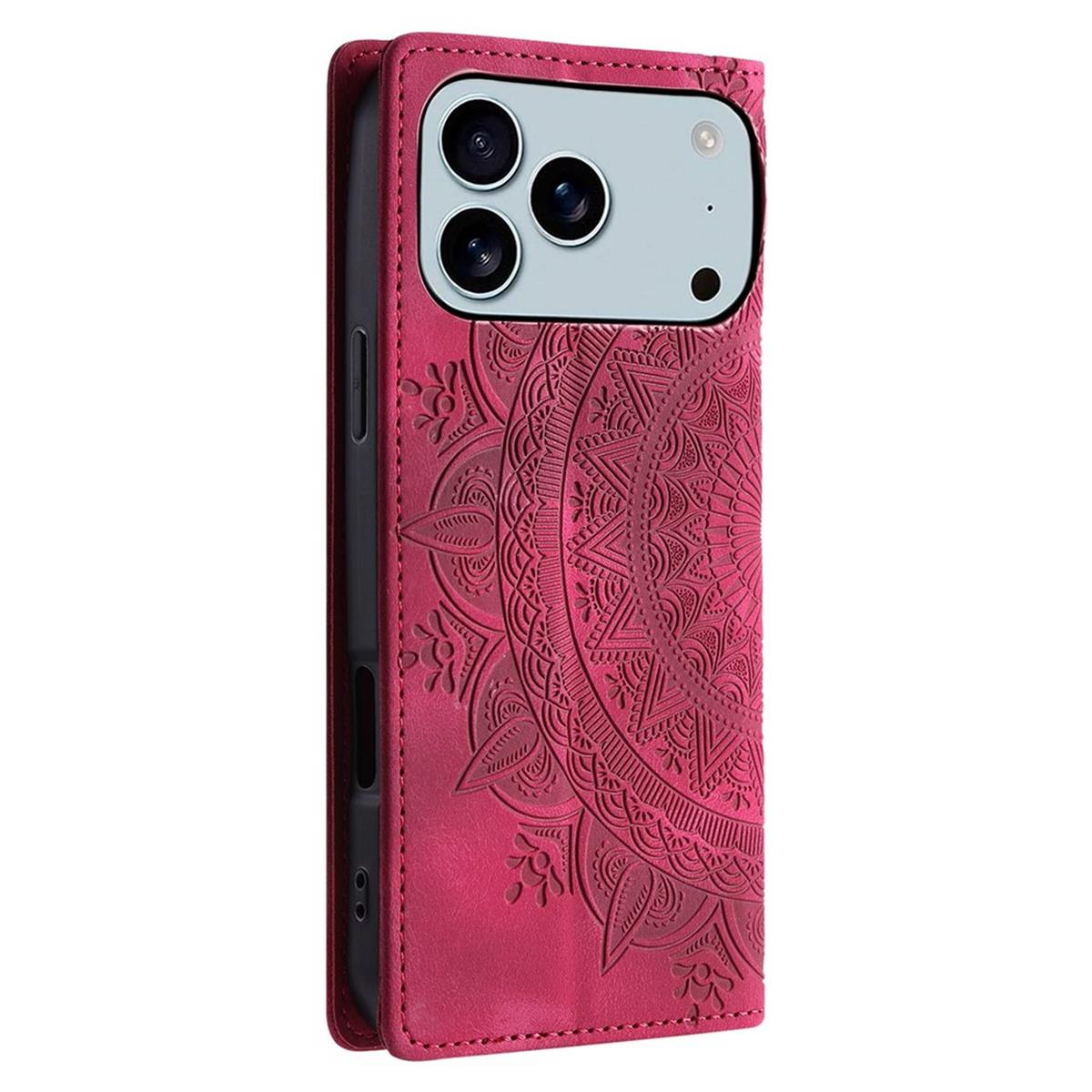Eine rote Handyhülle mit Mandala-Design. Das Telefon hat drei Kameras. Die Hülle ist offen und gibt den Bildschirm frei.