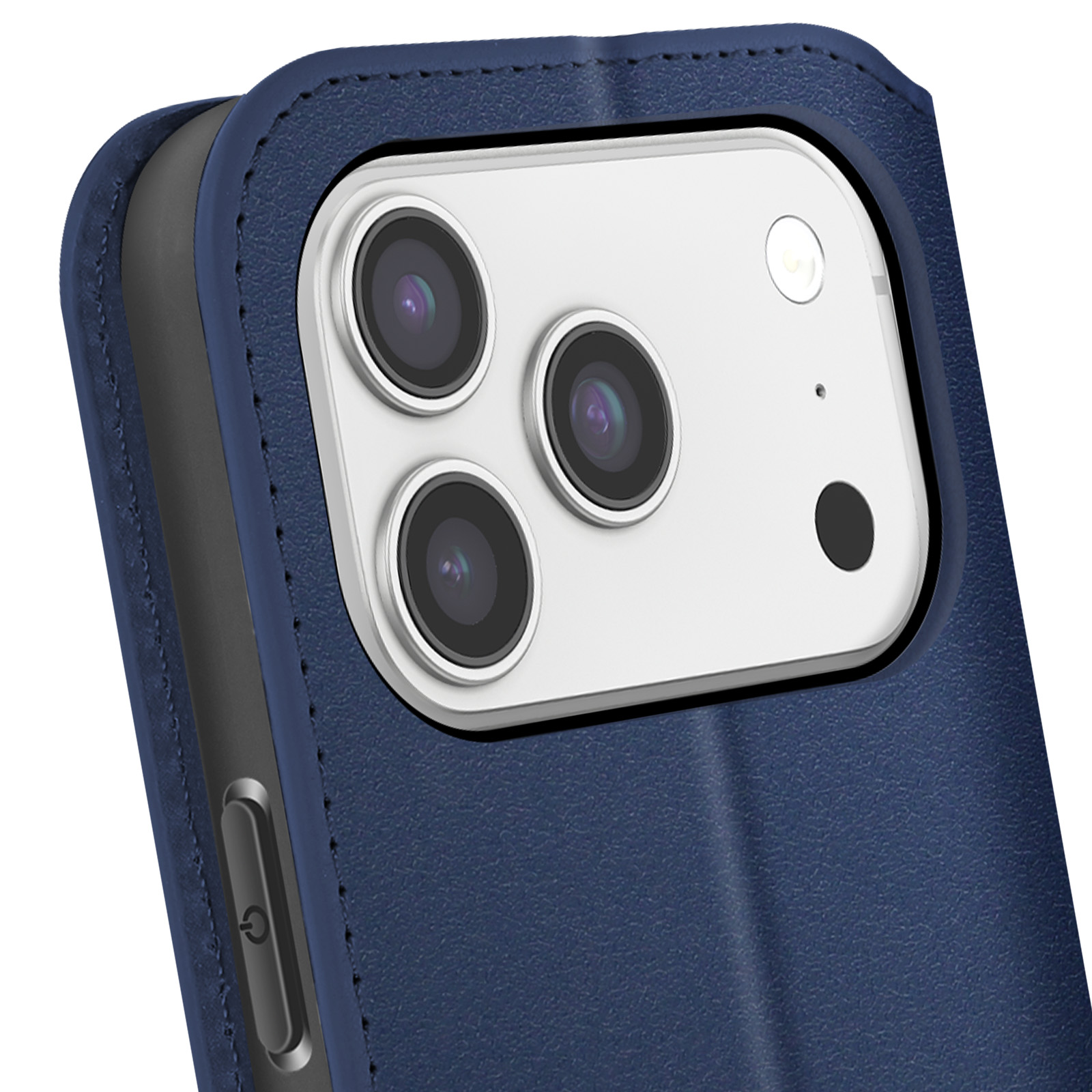 Primo piano di una custodia blu per telefono con modulo fotocamera visibile. Pulsante di accensione laterale.