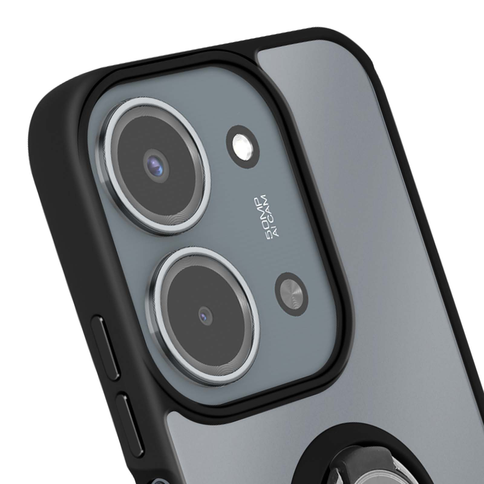 Gros plan du module caméra d'un téléphone avec trois lentilles. Le boîtier est noir, les lentilles sont bordées d'argent. Le fond est gris.