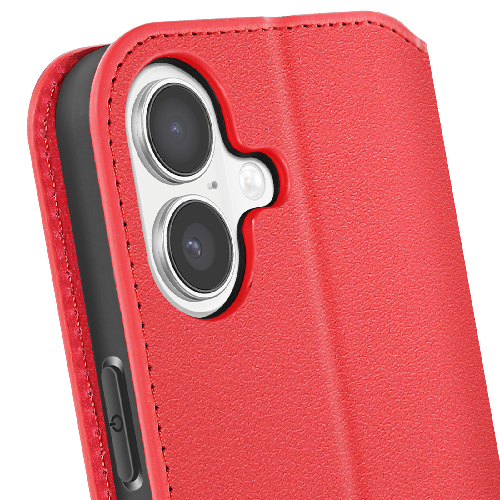 Primo piano di una custodia rossa per telefono con lenti della fotocamera e pulsante di accensione visibili. Sono presenti bordi e cuciture nere.