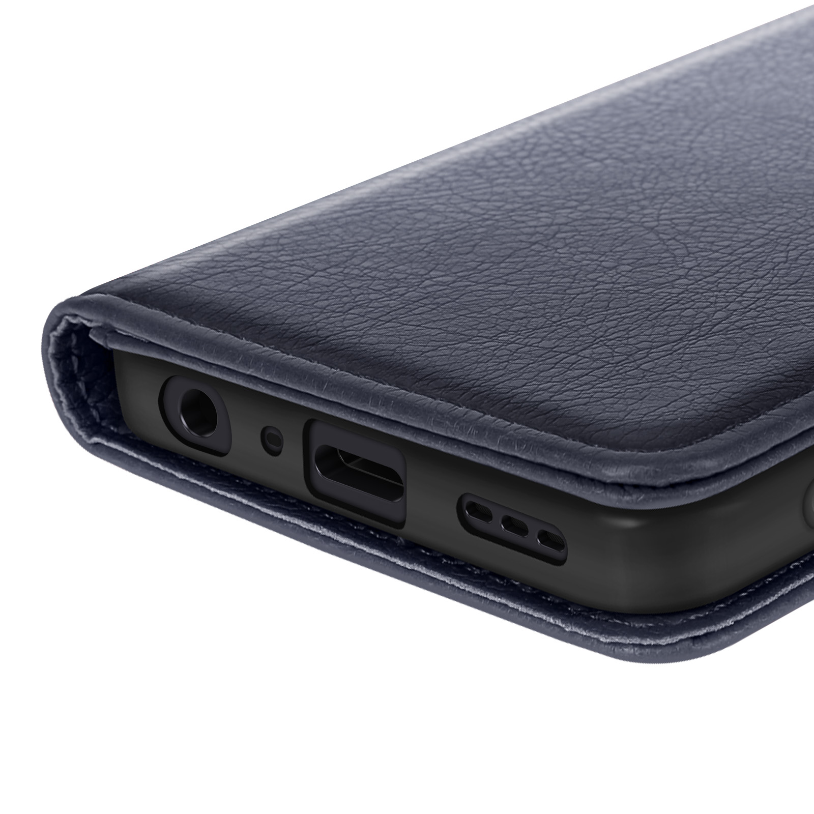 Primo piano di una custodia blu per telefono. La custodia ha una superficie strutturata. Porte e aperture sono visibili sul bordo inferiore.
