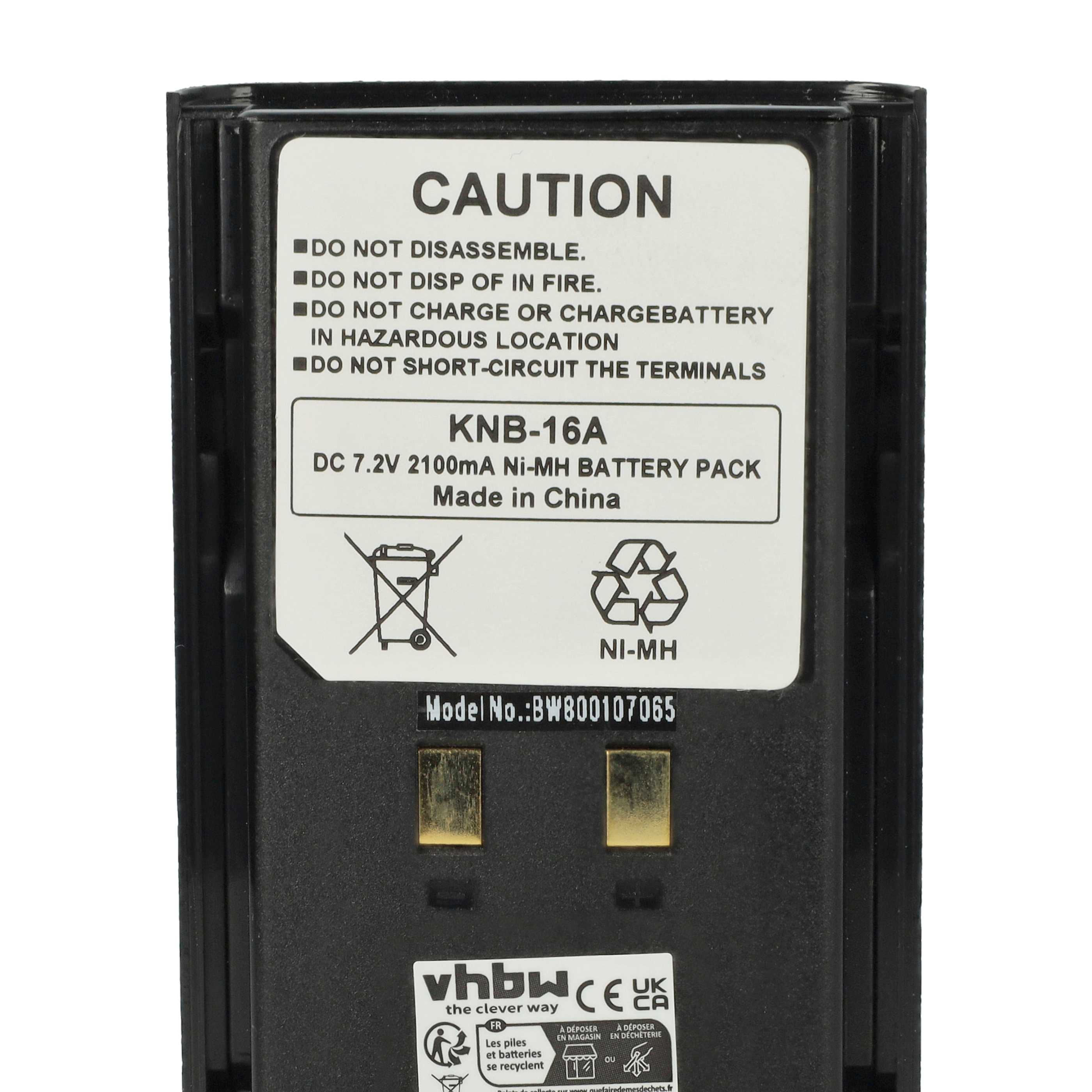 Schwarzer Akku mit Text: VORSICHT, KNB-16A und Warnungen. Enthält Recyclingsymbole und Modellnummer BW800107065.