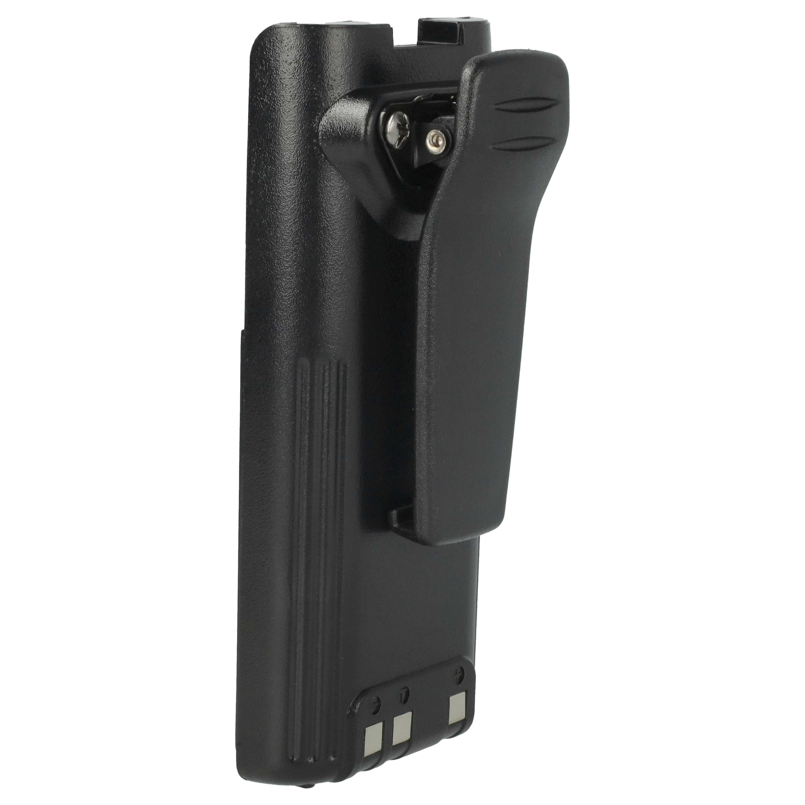 Ein schwarzes Funkgerät-Akkupack mit Gürtelclip wird auf weißem Hintergrund gezeigt.