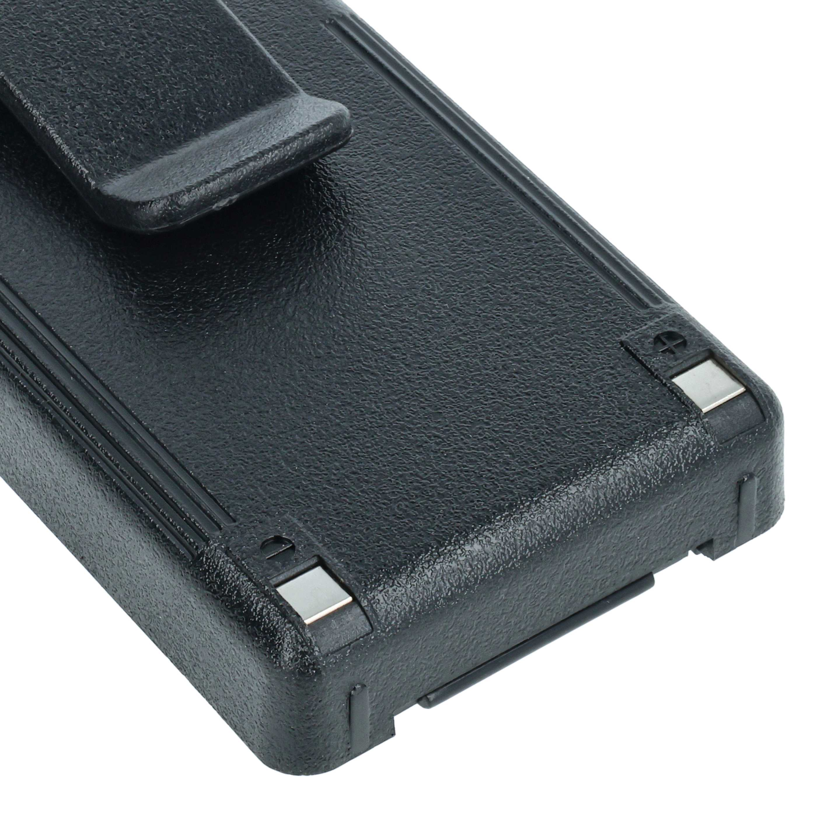 Nahaufnahme eines schwarzen, strukturierten Geräts mit Clip. Es hat metallische Akzente und ein geriffeltes Design.