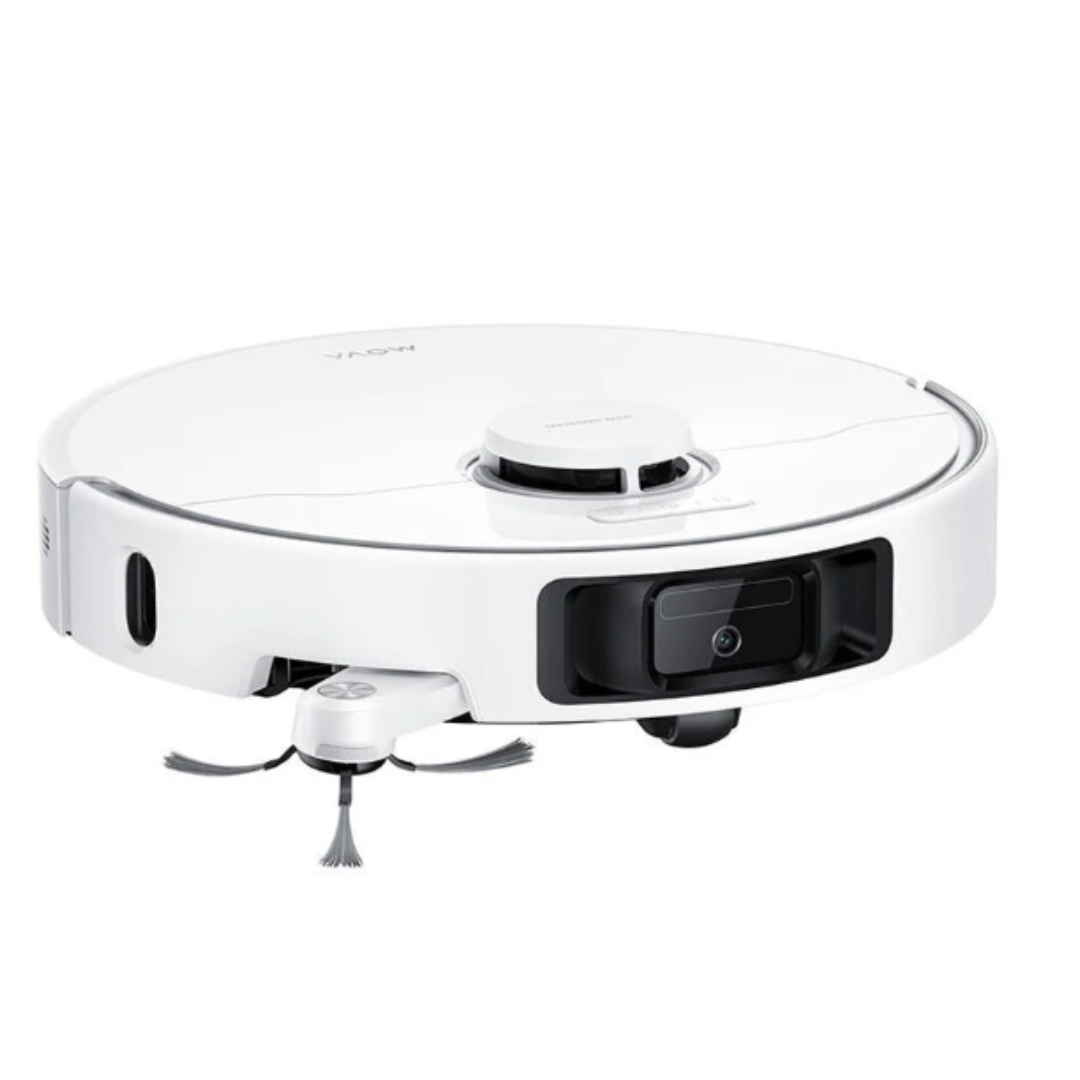 Una aspiradora robótica blanca con cuerpo redondo, cámara negra y cepillos laterales. Está sobre un fondo blanco.