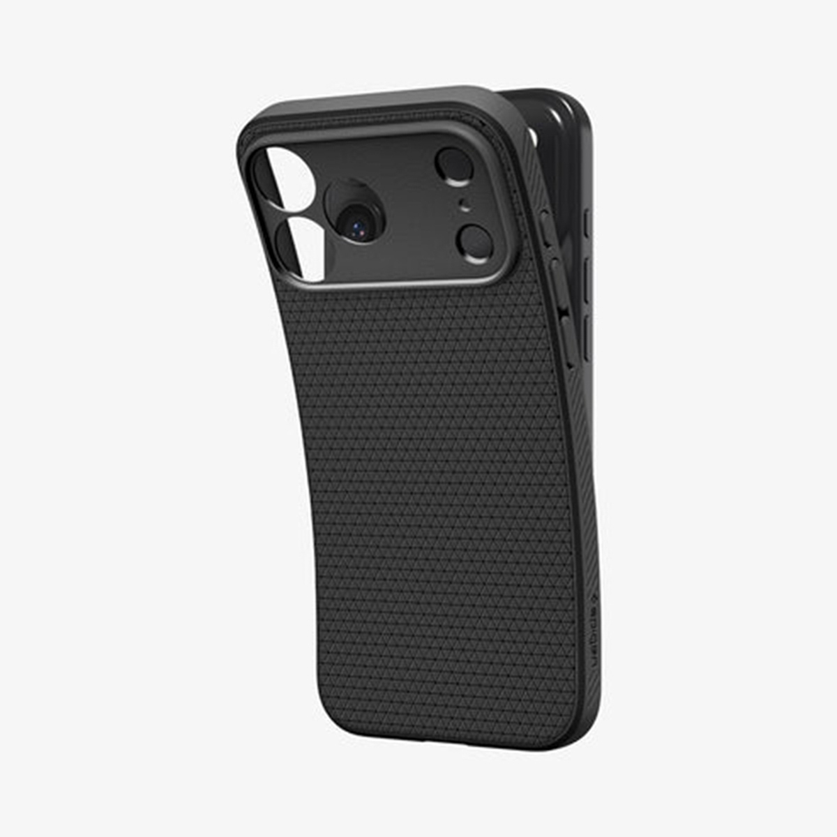 Une coque de téléphone noire avec un dos texturé et des découpes pour l'appareil photo, légèrement inclinée. Fond blanc.