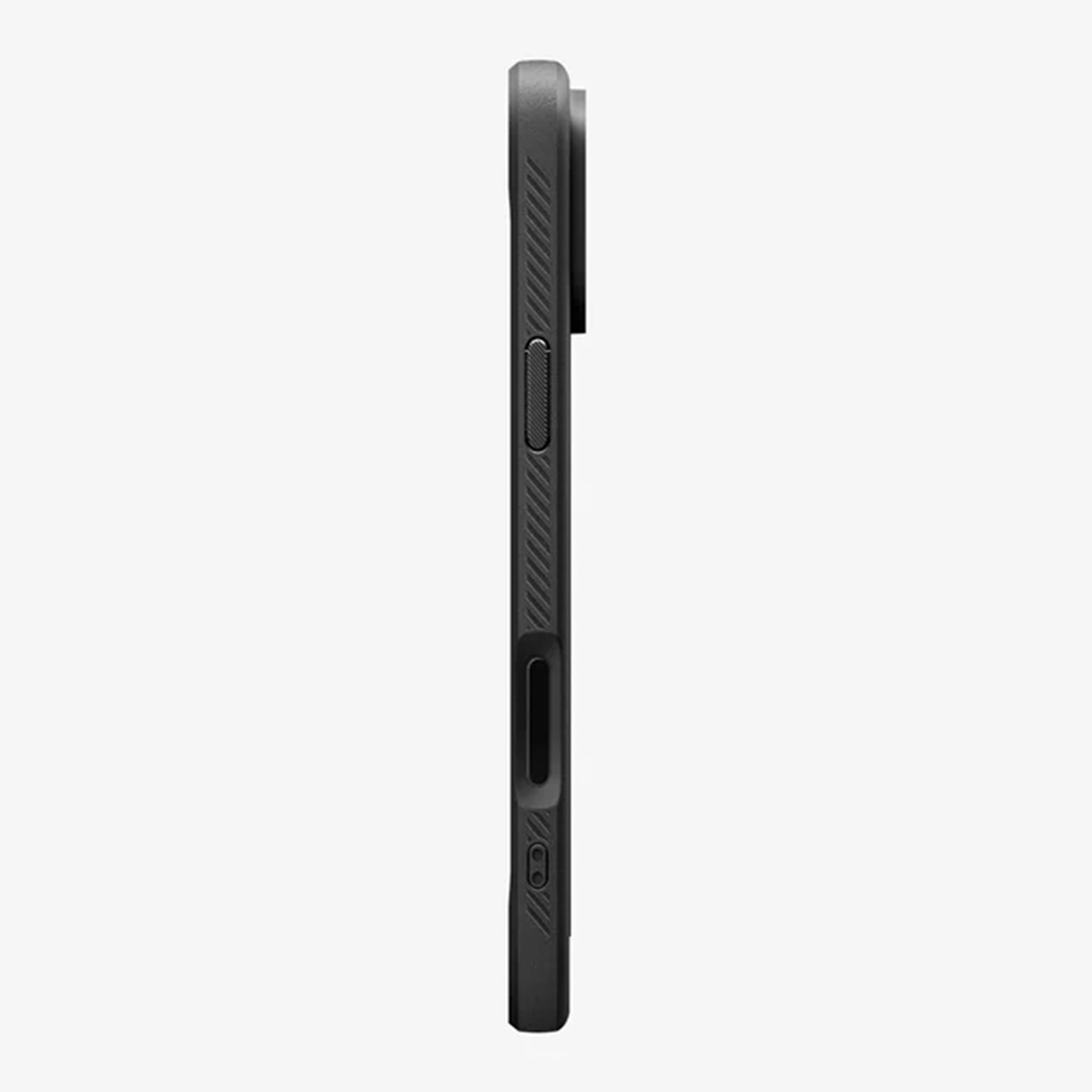 Vue latérale d'une coque de téléphone noire avec une découpe pour l'appareil photo. Elle a une surface texturée et les boutons d'alimentation et de volume sont visibles.