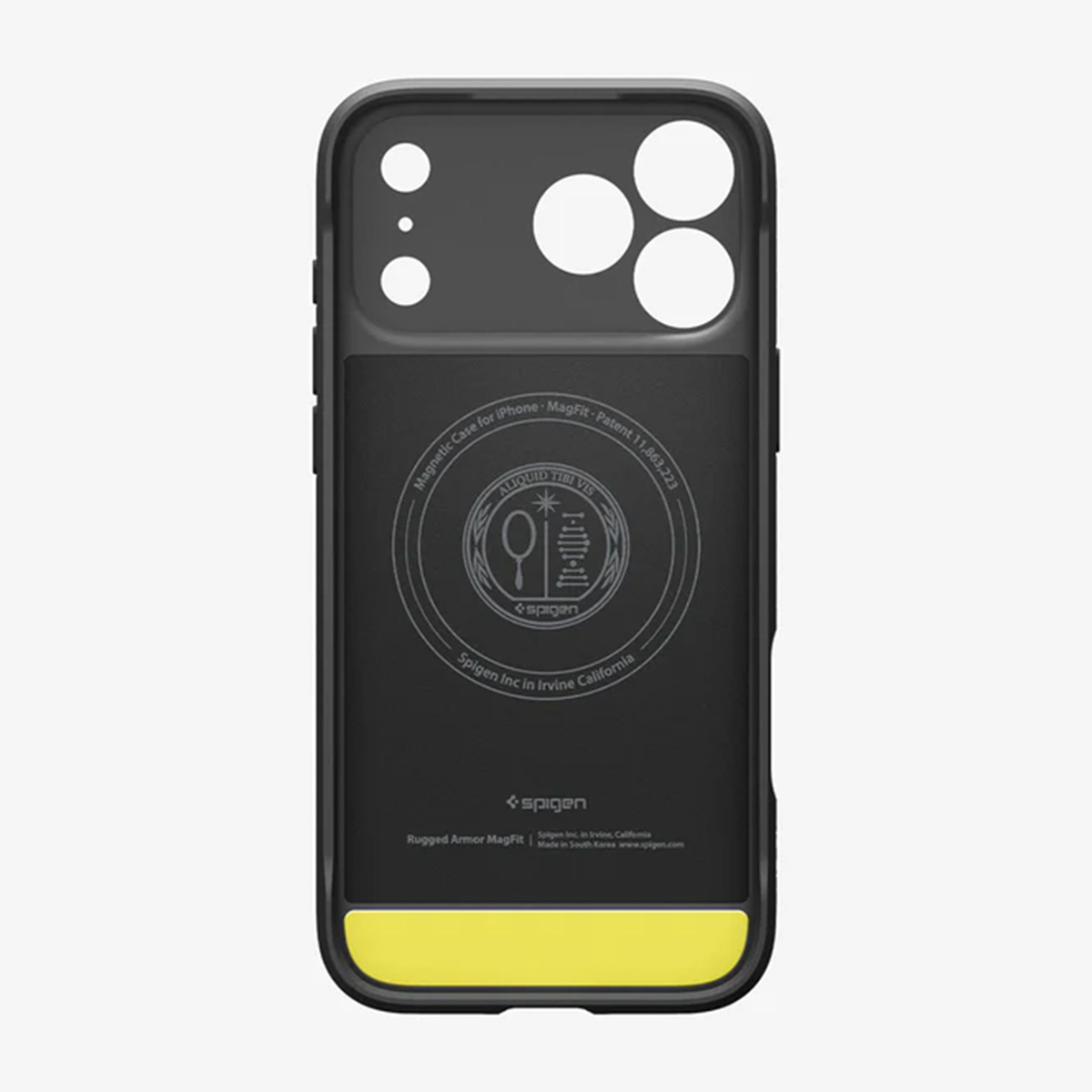 Une coque de téléphone noire avec un accent jaune. Elle a des découpes pour l'appareil photo et les boutons. Logo Spigen visible.