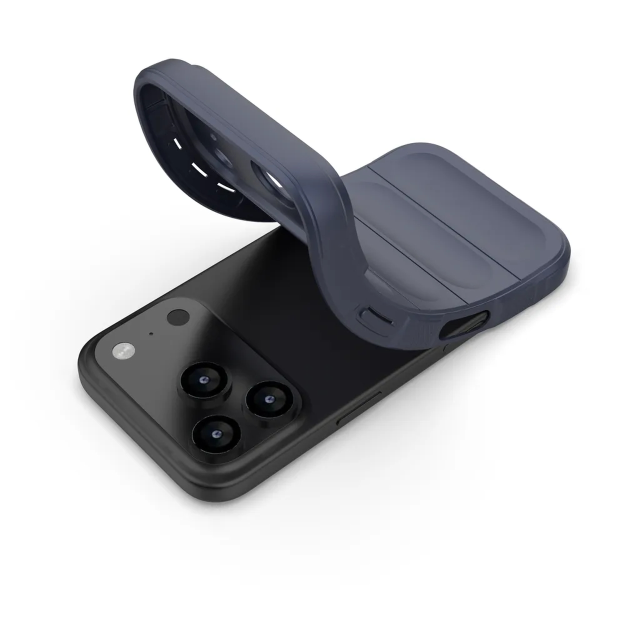Un smartphone noir avec une coque bleu foncé, partiellement détachée. Trois lentilles visibles à l'arrière.