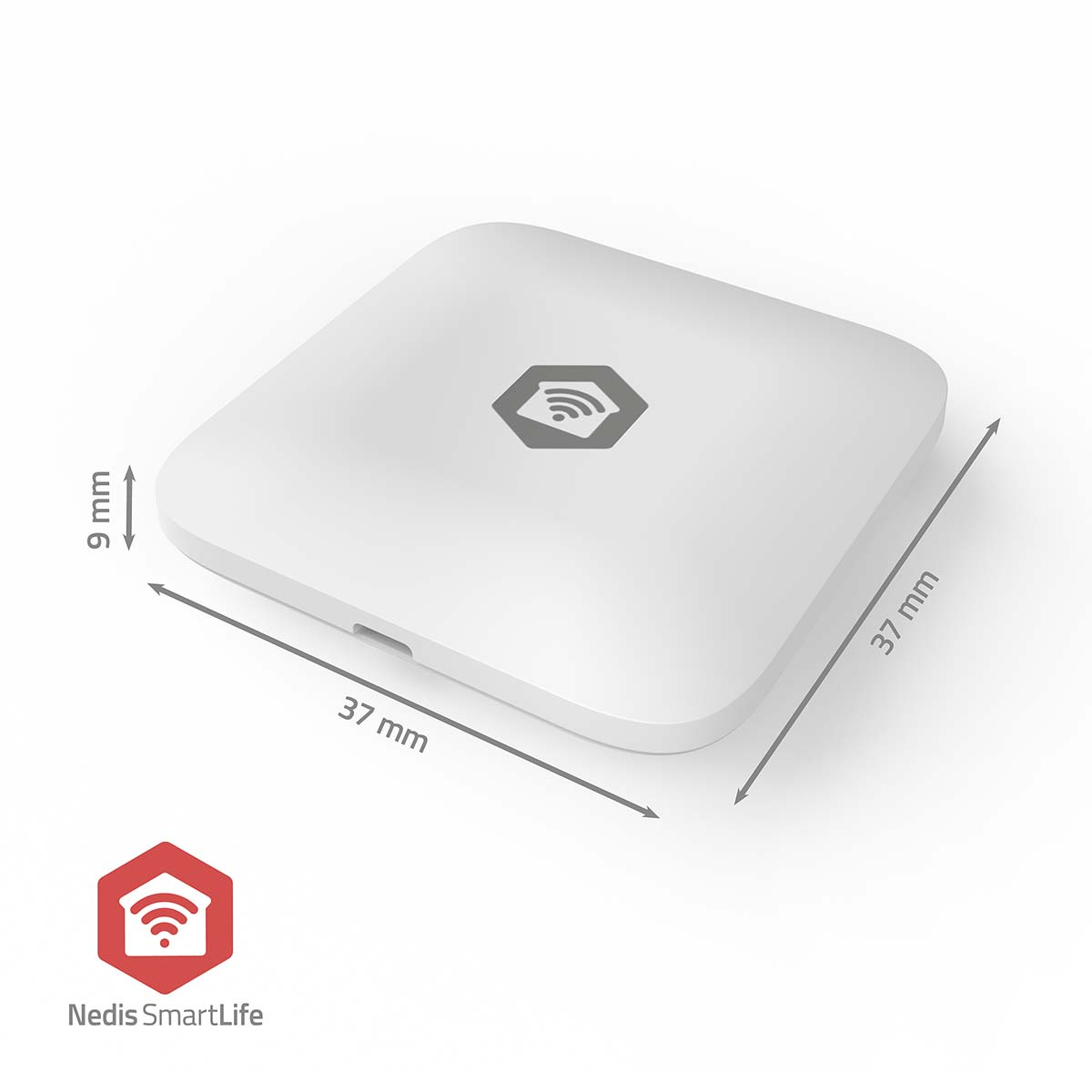 Ein weißes, quadratisches Smart-Home-Gerät mit Maßangaben. Ein rotes Nedis SmartLife Logo ist sichtbar.