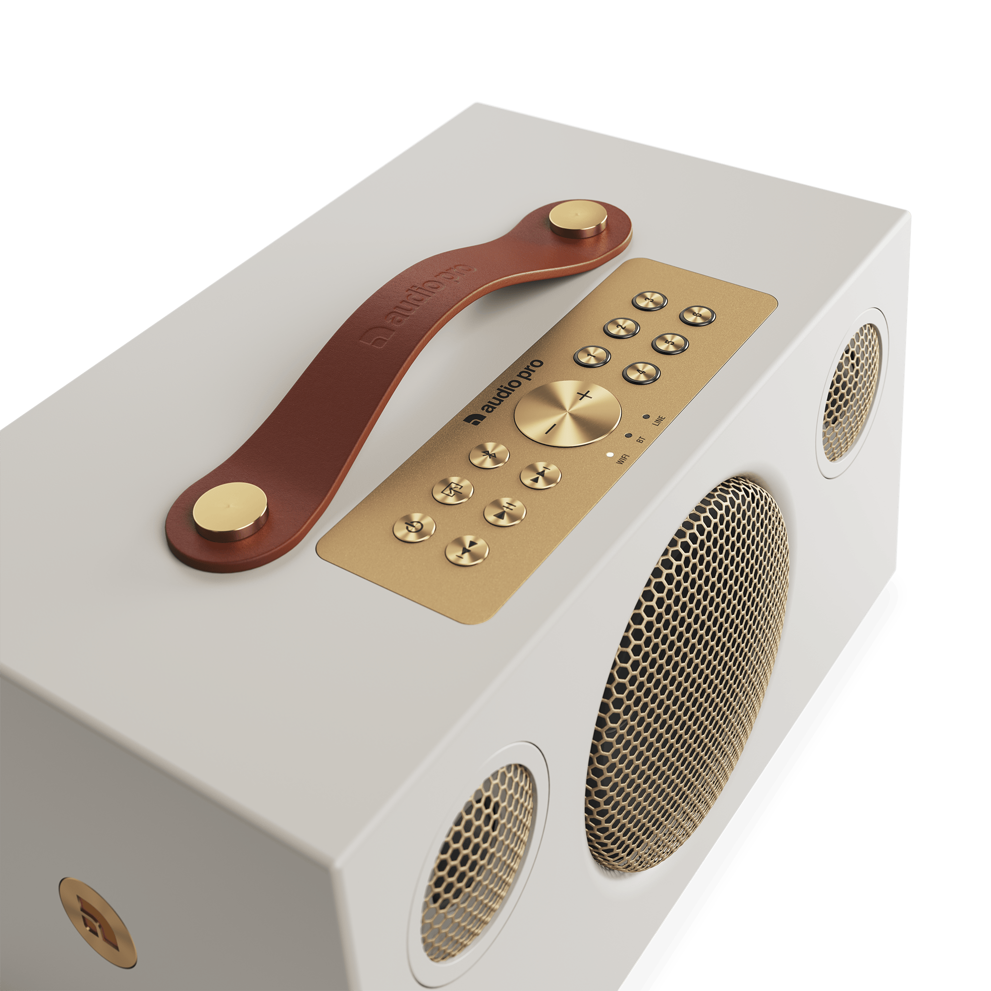 Een witte Audio Pro-luidspreker met een bruine handgreep, gouden bedieningselementen en luidsprekerhoezen van gaas.