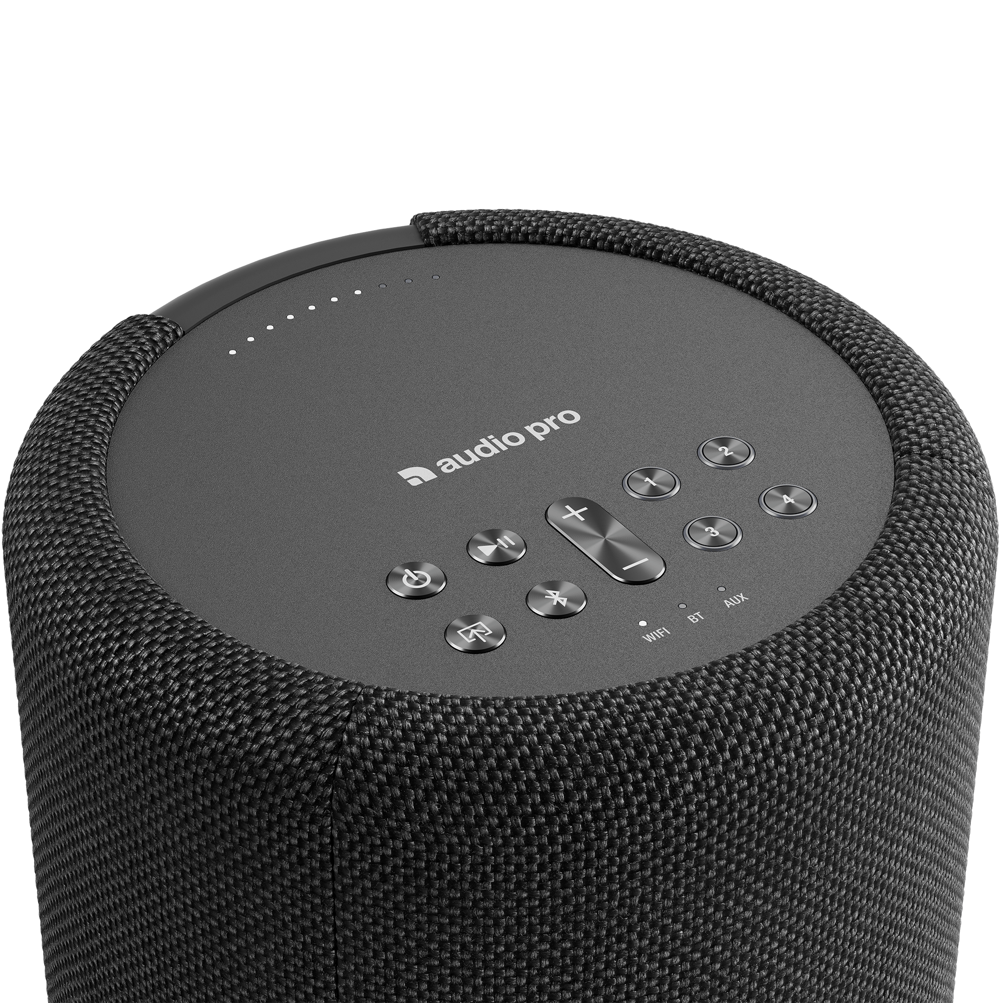 Nahaufnahme eines schwarzen Audio Pro-Lautsprechers. Das obere Bedienfeld hat Tasten, Lautstärke- und Quellregler.