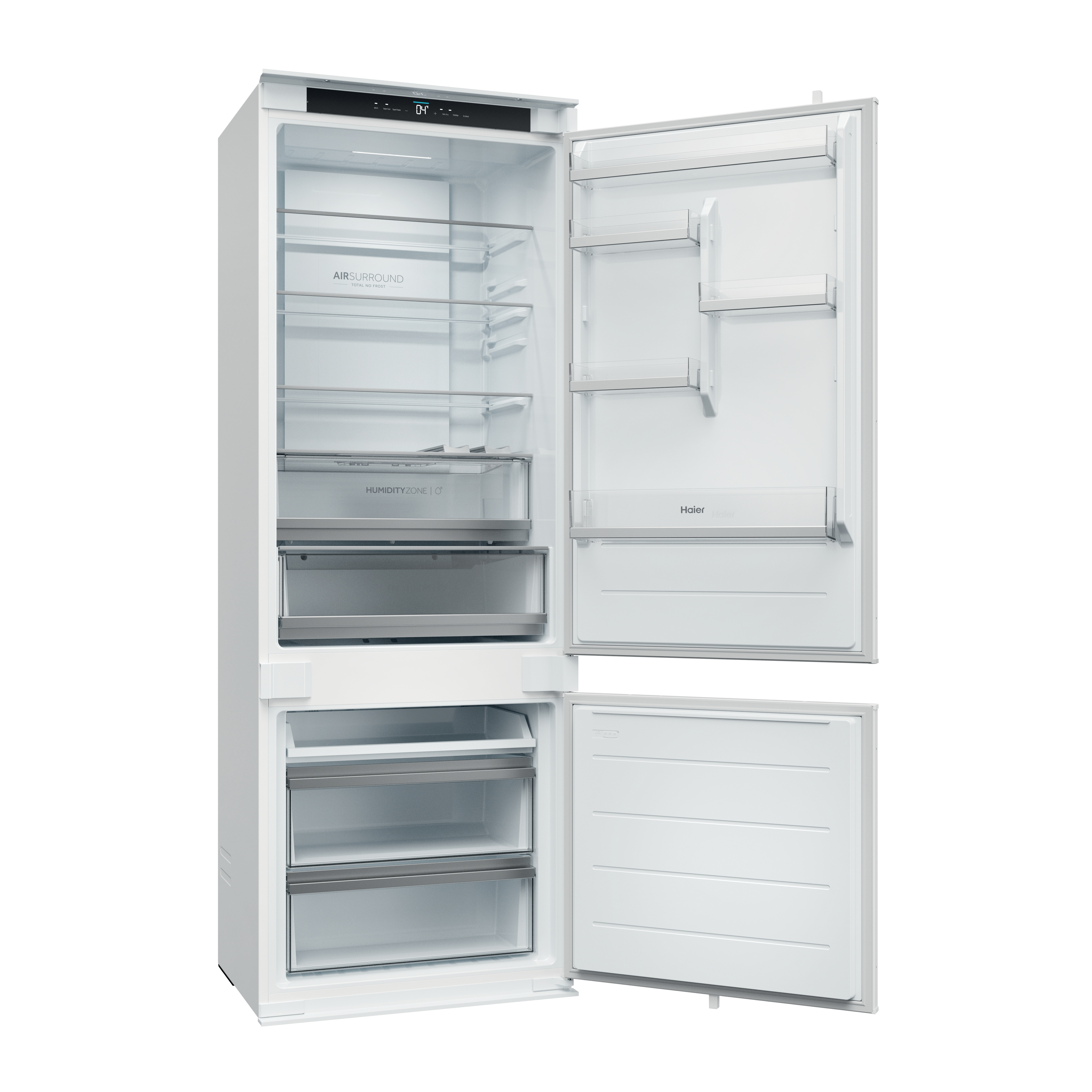 Un refrigerador blanco con la puerta abierta. En el interior hay estantes, cajones y la marca 'Haier'. La puerta del congelador está abierta.