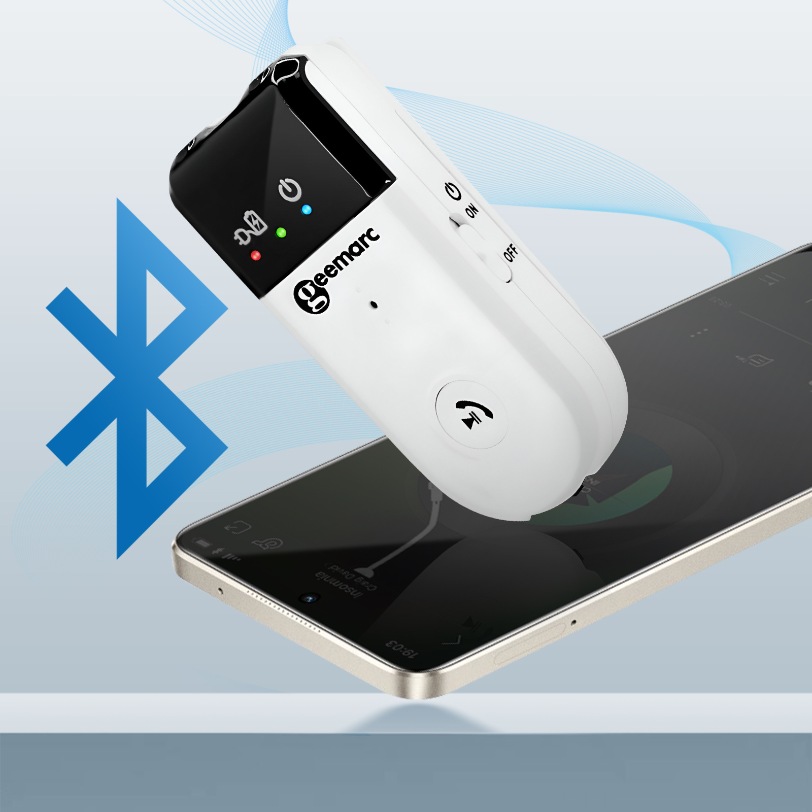Ein weißer Bluetooth-Empfänger befindet sich über einem Smartphone. Das Telefon zeigt eine Musik-App an. Ein blaues Bluetooth-Logo befindet sich links.
