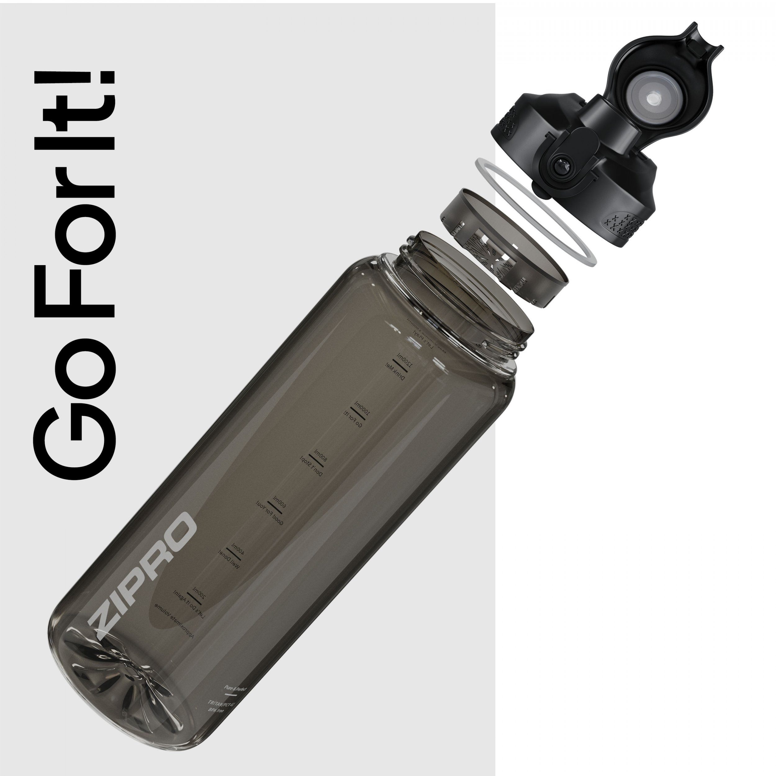 Eine transparente Wasserflasche mit schwarzem Deckel und Details, teilweise zerlegt. Der Text "Go For It!" steht links.