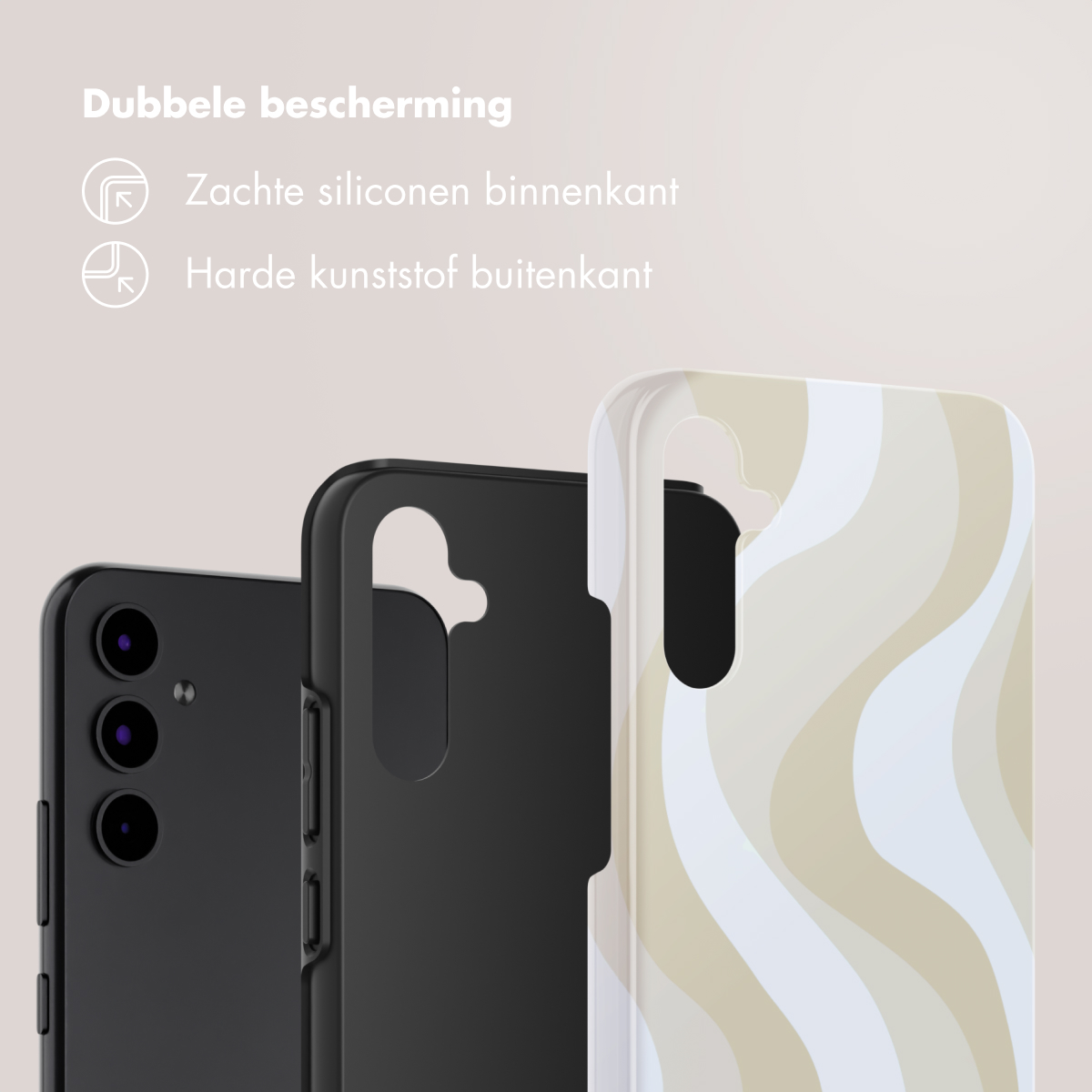 Drie telefoonhoesjes: zwart, zwart en beige golfpatroon. Tekst bovenaan: dubbele bescherming. Zachte siliconen binnenkant, hard plastic buitenkant.