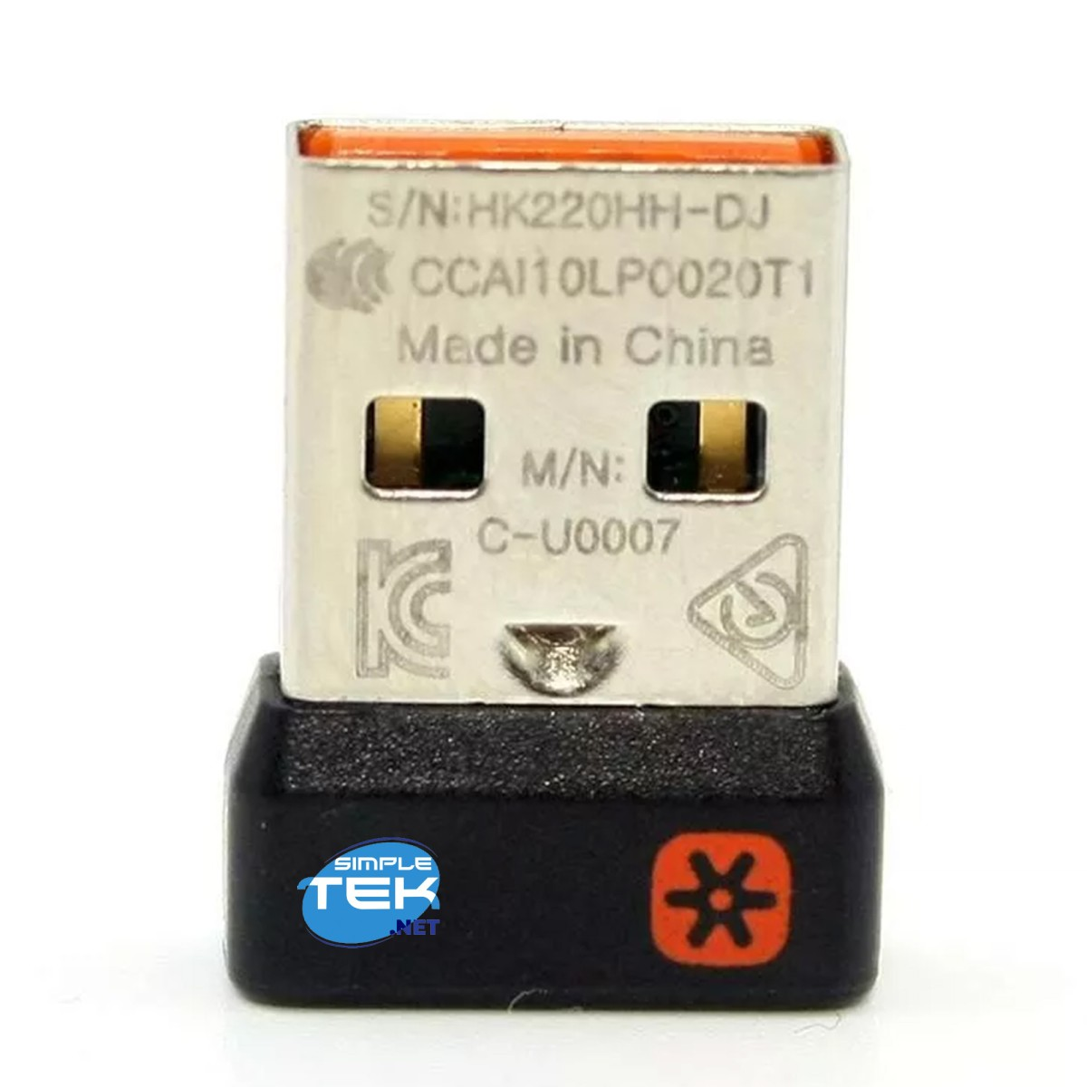 Metal üstü ve siyah tabanlı bir USB dongle. Üstte 'Made in China' yazısı. Altta 'Simple Tek' logosu ve turuncu bir yıldız var.