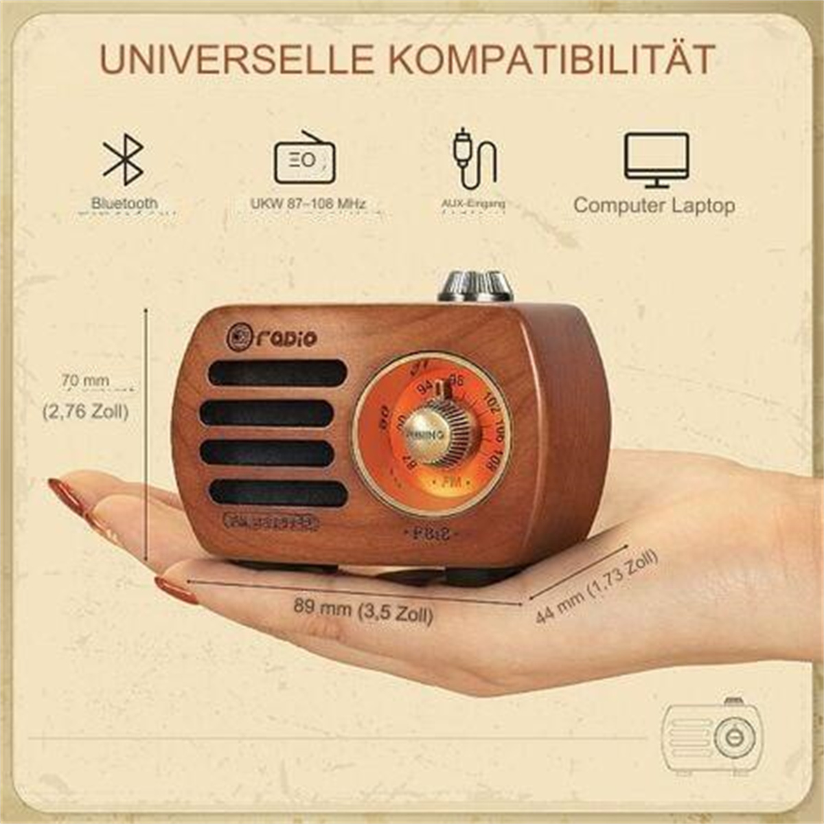 Ein hölzernes Retro-Radio wird in einer Hand gehalten. Das Radio hat ein Zifferblatt und einen Lautsprecher, mit Größenangaben. Konnektivitätssymbole.